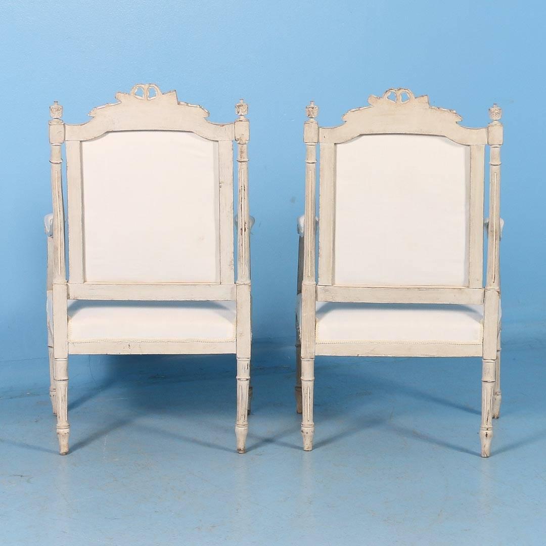 Pair of White Gustavian Armchairs from Sweden, circa 1840 In Good Condition In Round Top, TX