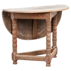 Early 19th Century Swedish Painted Pine Drop Leaf Small Round Table