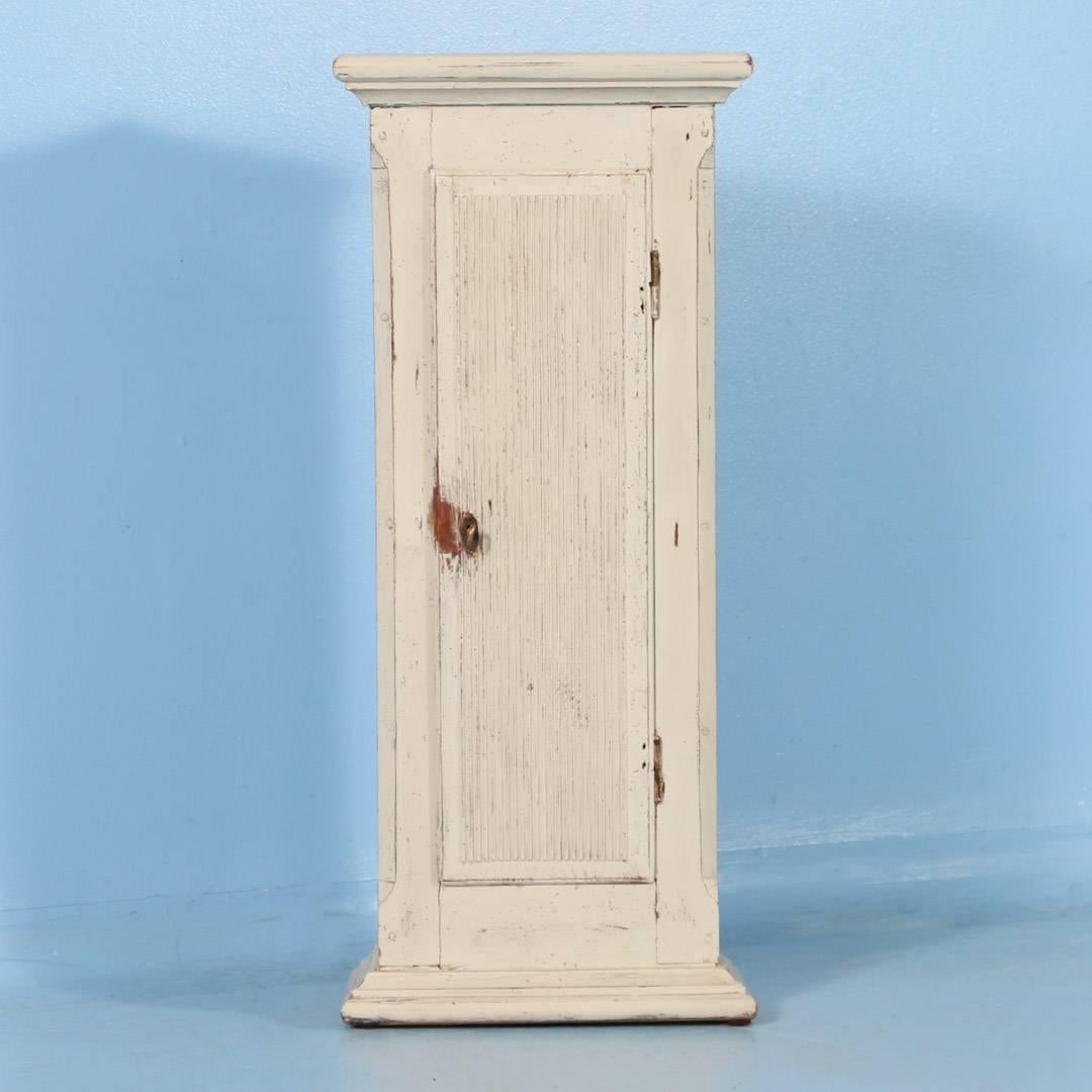 Small Swedish Pine Original White Painted Cabinet, circa 1890 In Good Condition In Round Top, TX