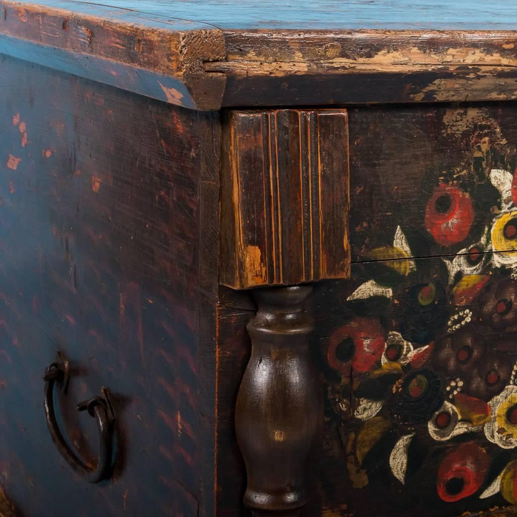 Antique Hungarian Trunk with Original Brown, Red and Yellow Paint, circa 1840 5