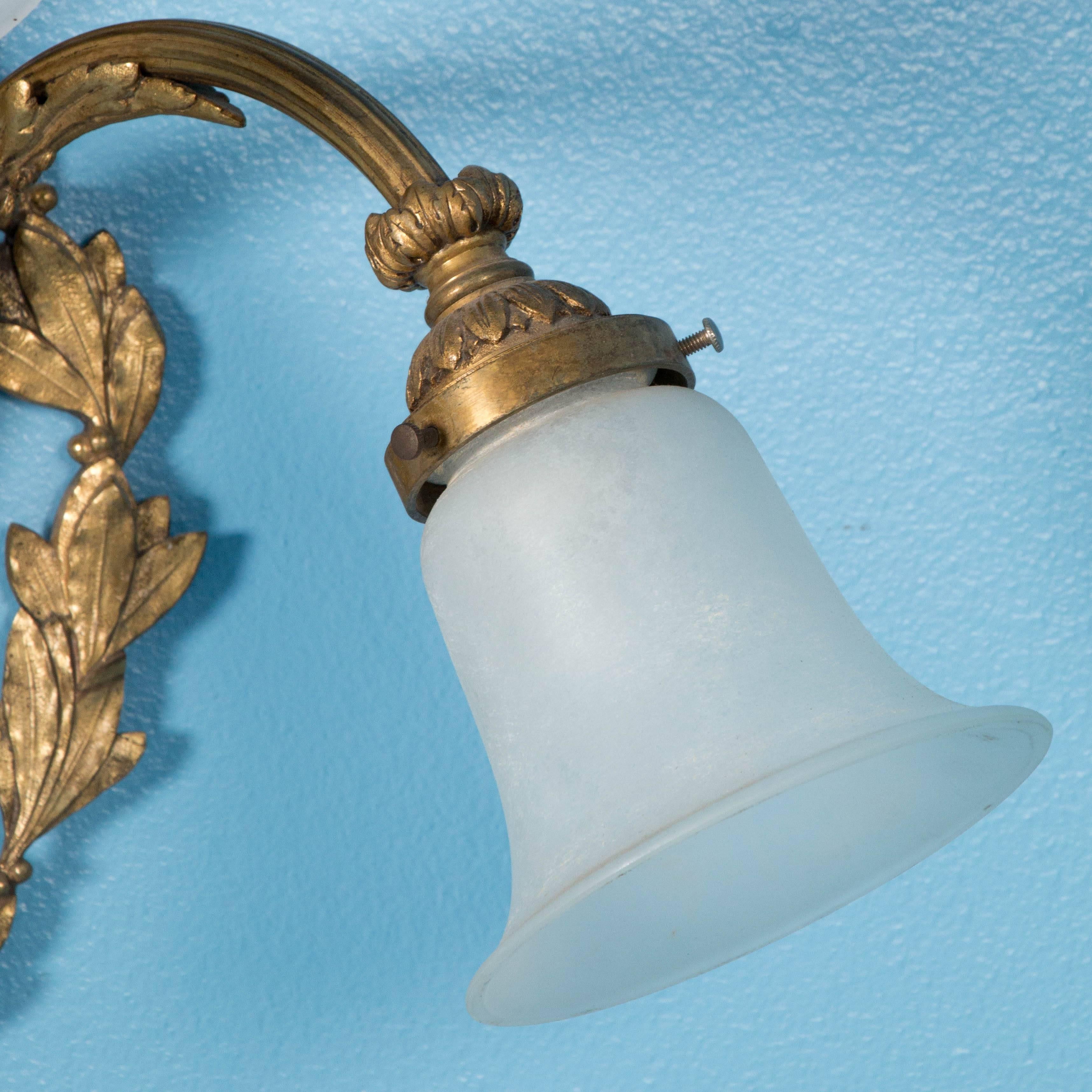 Pair of Large Antique 19th Century Victorian Brass Wall Sconces For Sale 3