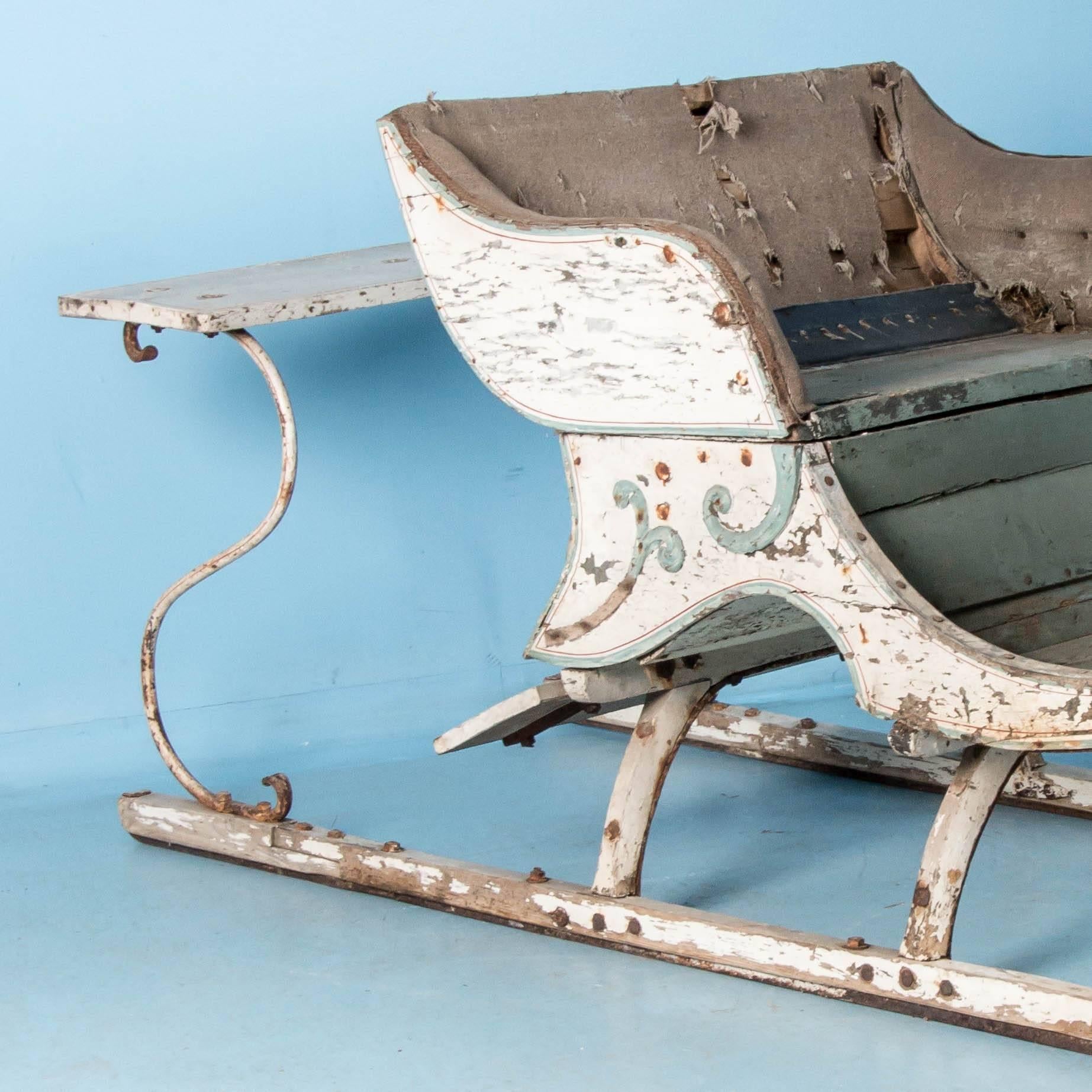 antique horse drawn sleigh