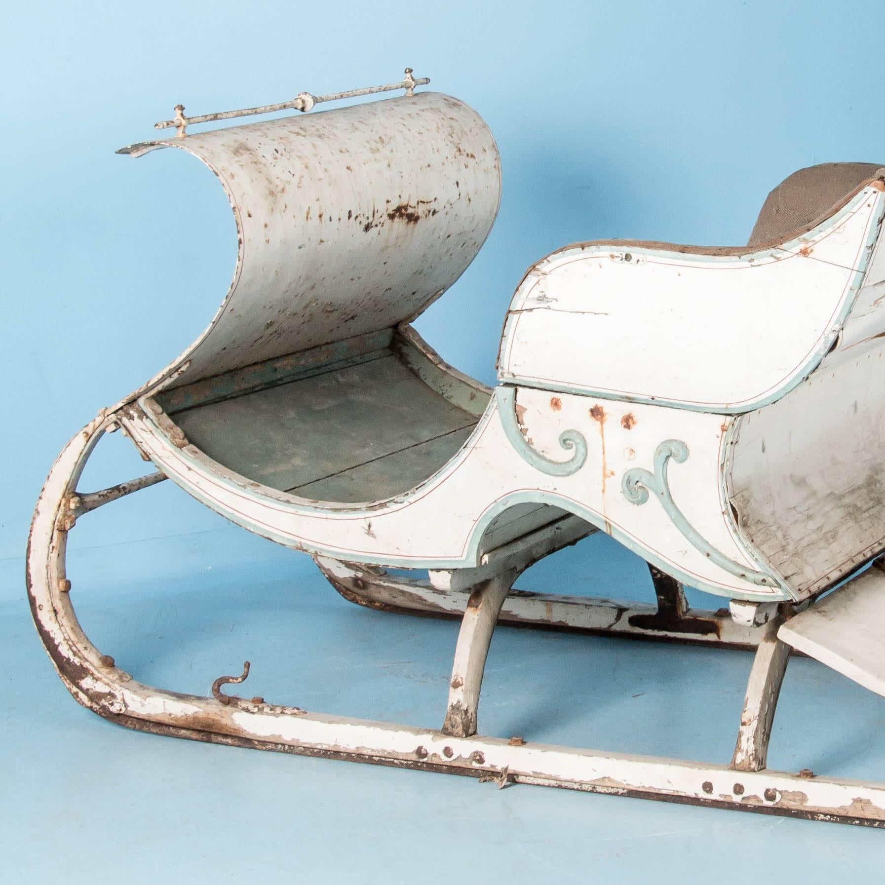 Antique 19th Century Swedish Horse Drawn Sleigh In Distressed Condition In Round Top, TX