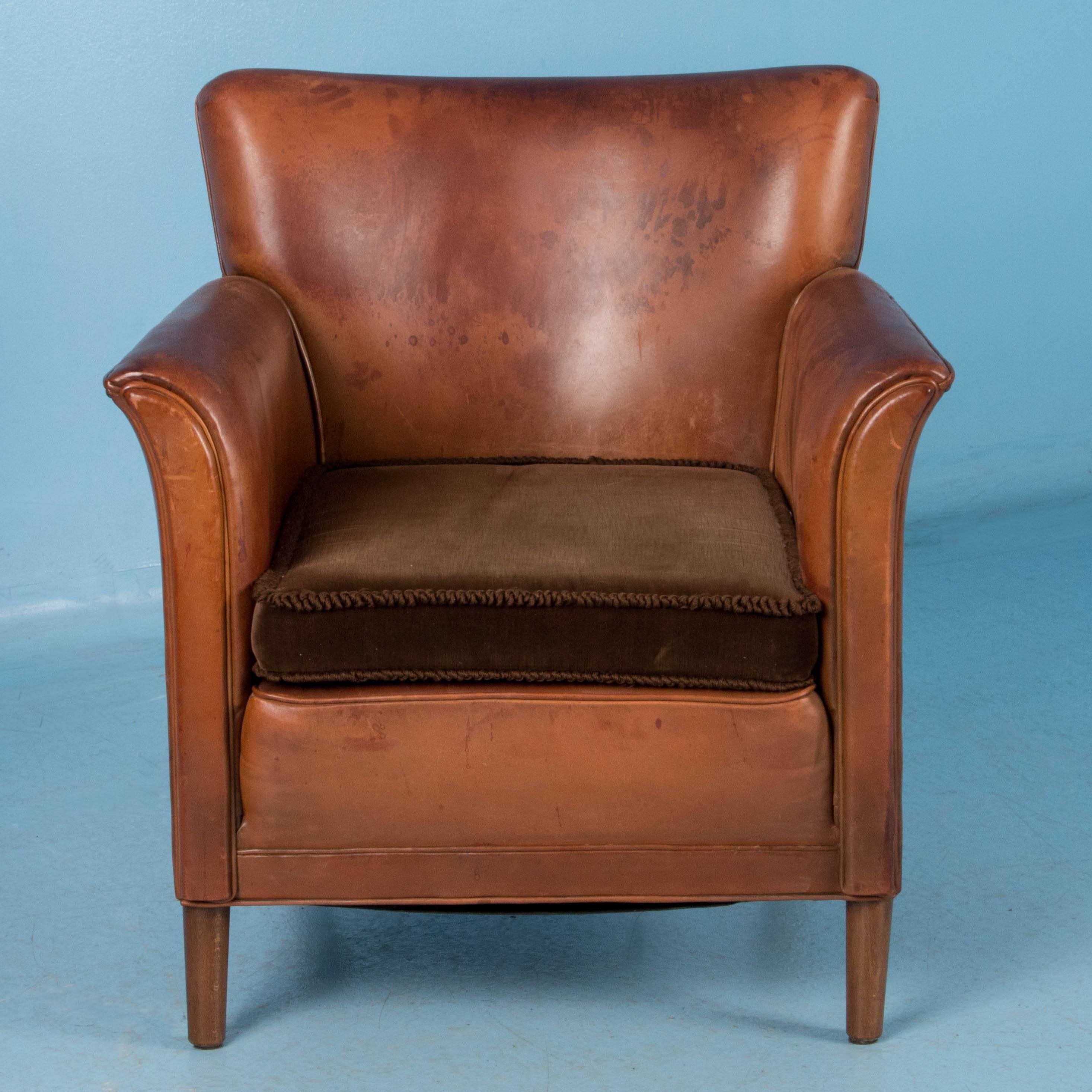 20th Century Pair of Vintage Danish Leather Club Chairs with Cushion Seats
