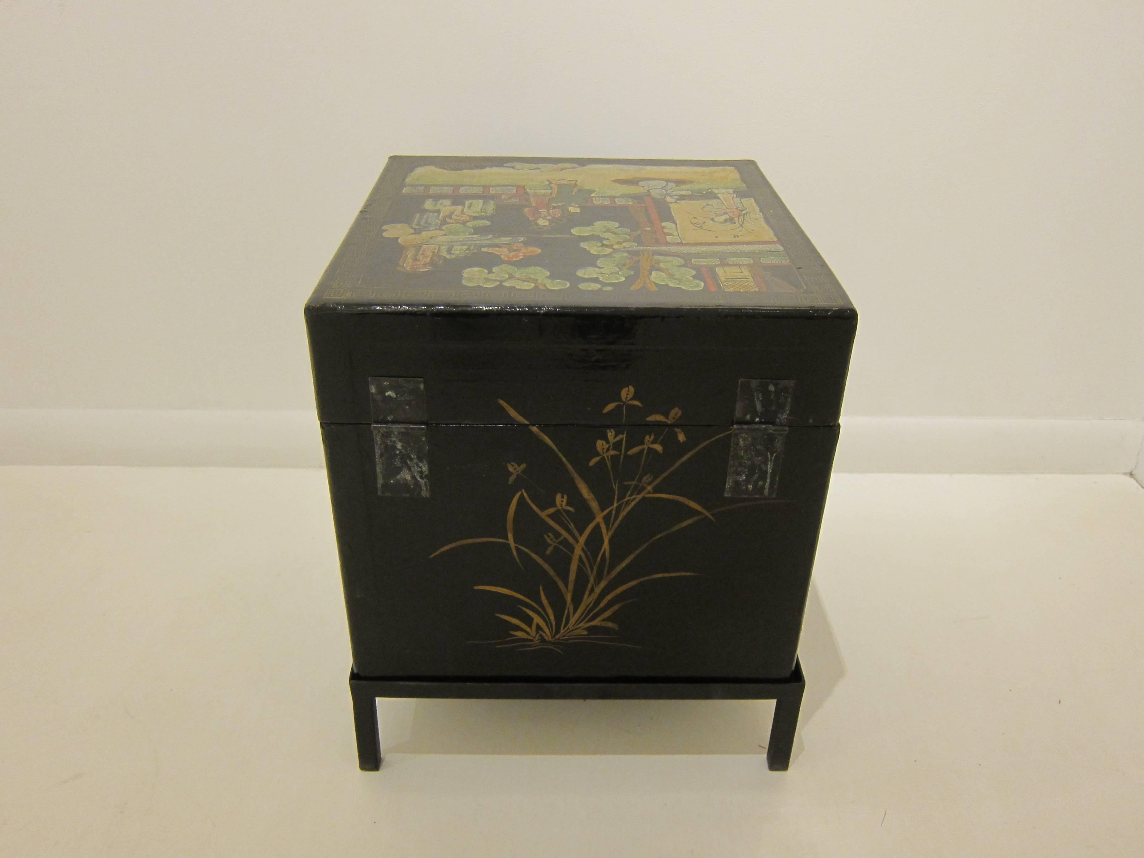 Chinese Chinoiserie Painted Box Side Table