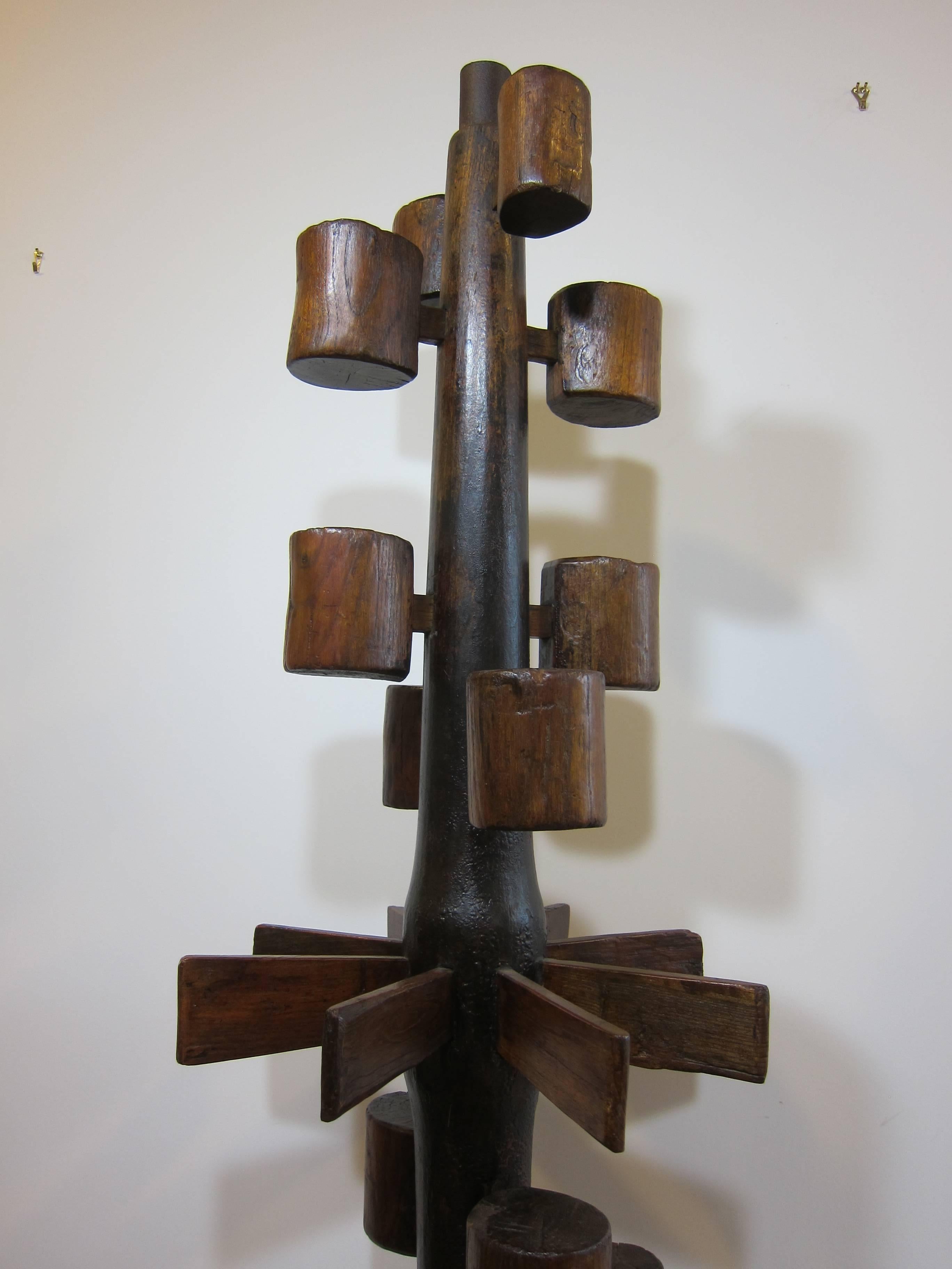 XIXe siècle Sculpture - roue d'eau en bois en vente