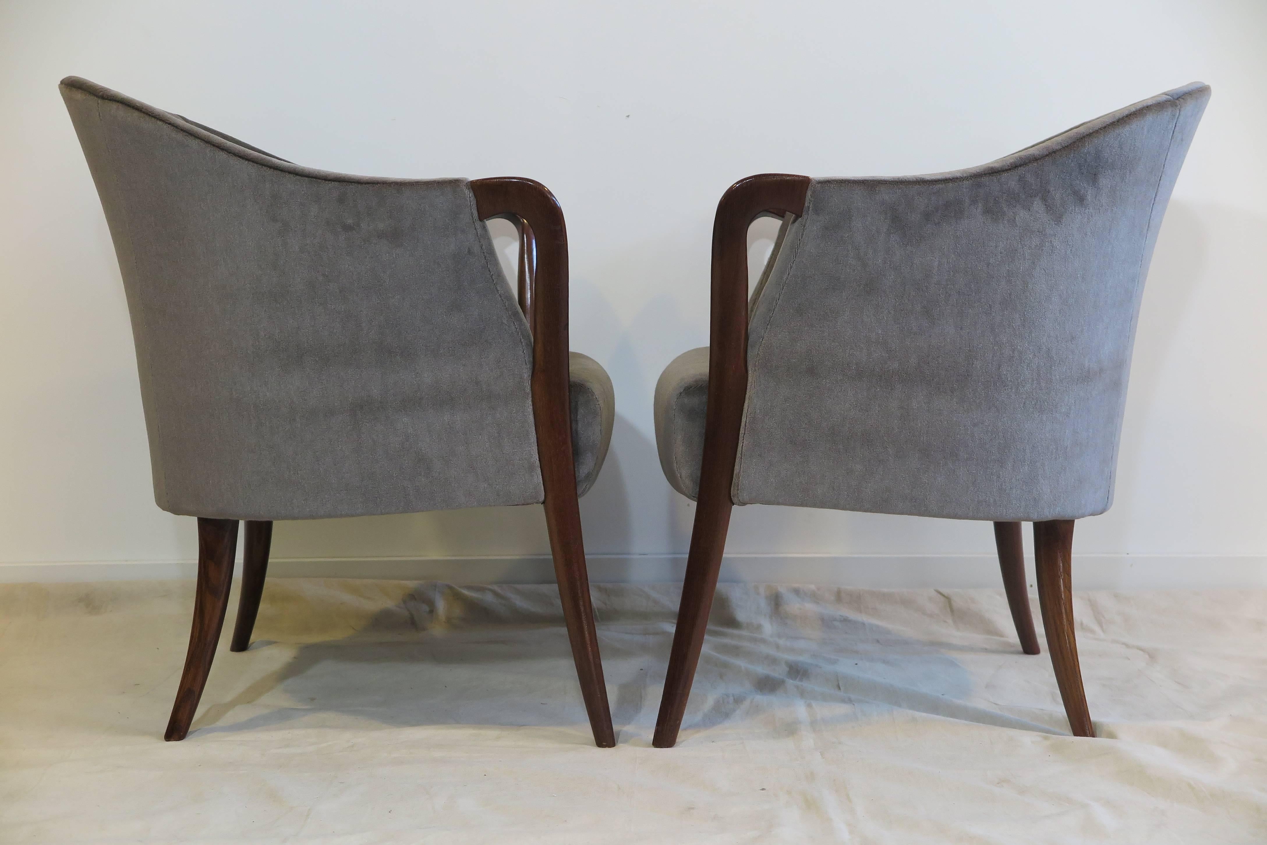 Pair of Art Deco Chairs In Excellent Condition In New York, NY