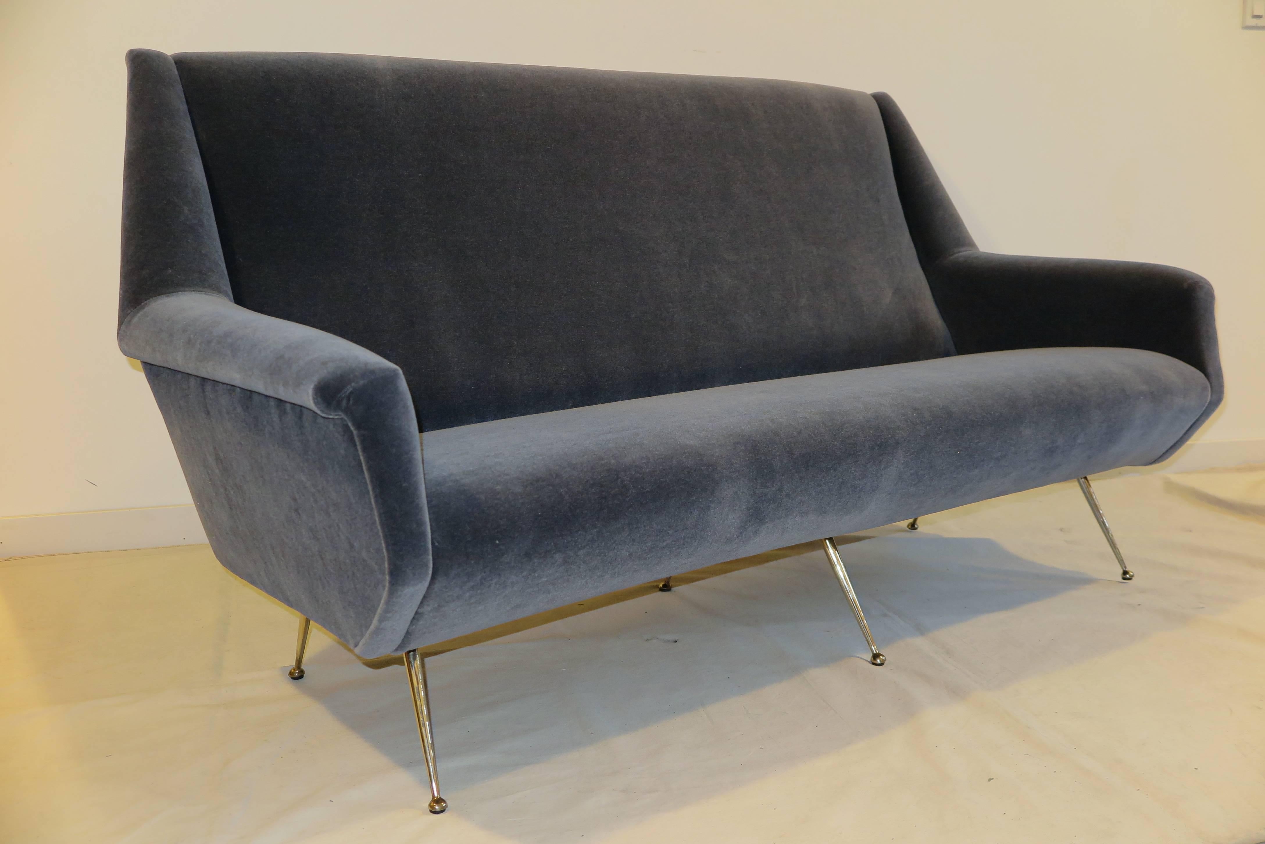 1950 Italian Mid Century Modern Sofa in the Style of Gio Ponti  1