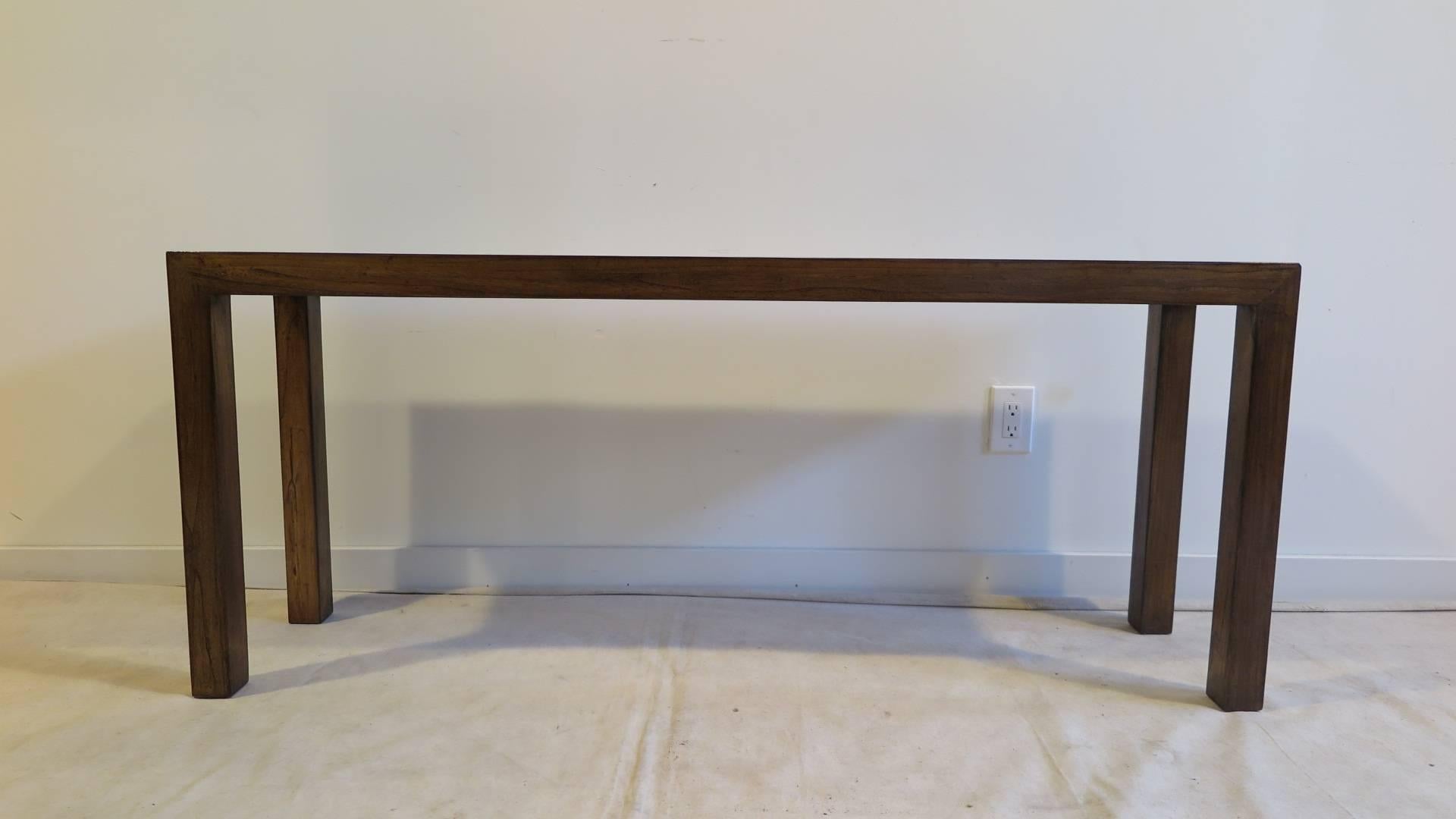 Elmwood Parsons table console. A modernist low console table having four, flush, square legs equal in thickness to the top. Excellent condition.