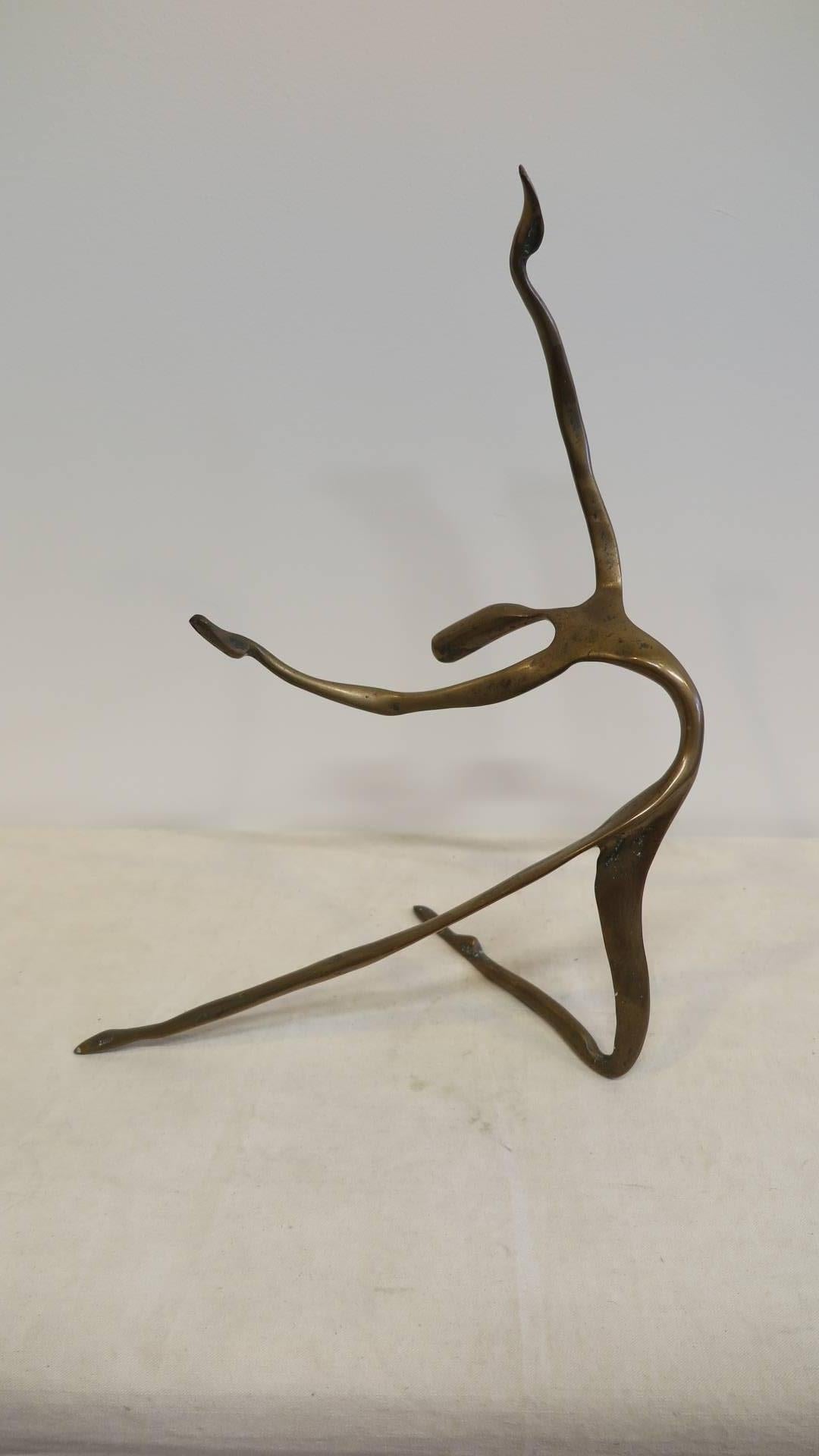 Yves Lohe modernist bronze sculpture, French Artist 1947.  Beautiful motion to the stance. This work is of the 1970s, signed. 
