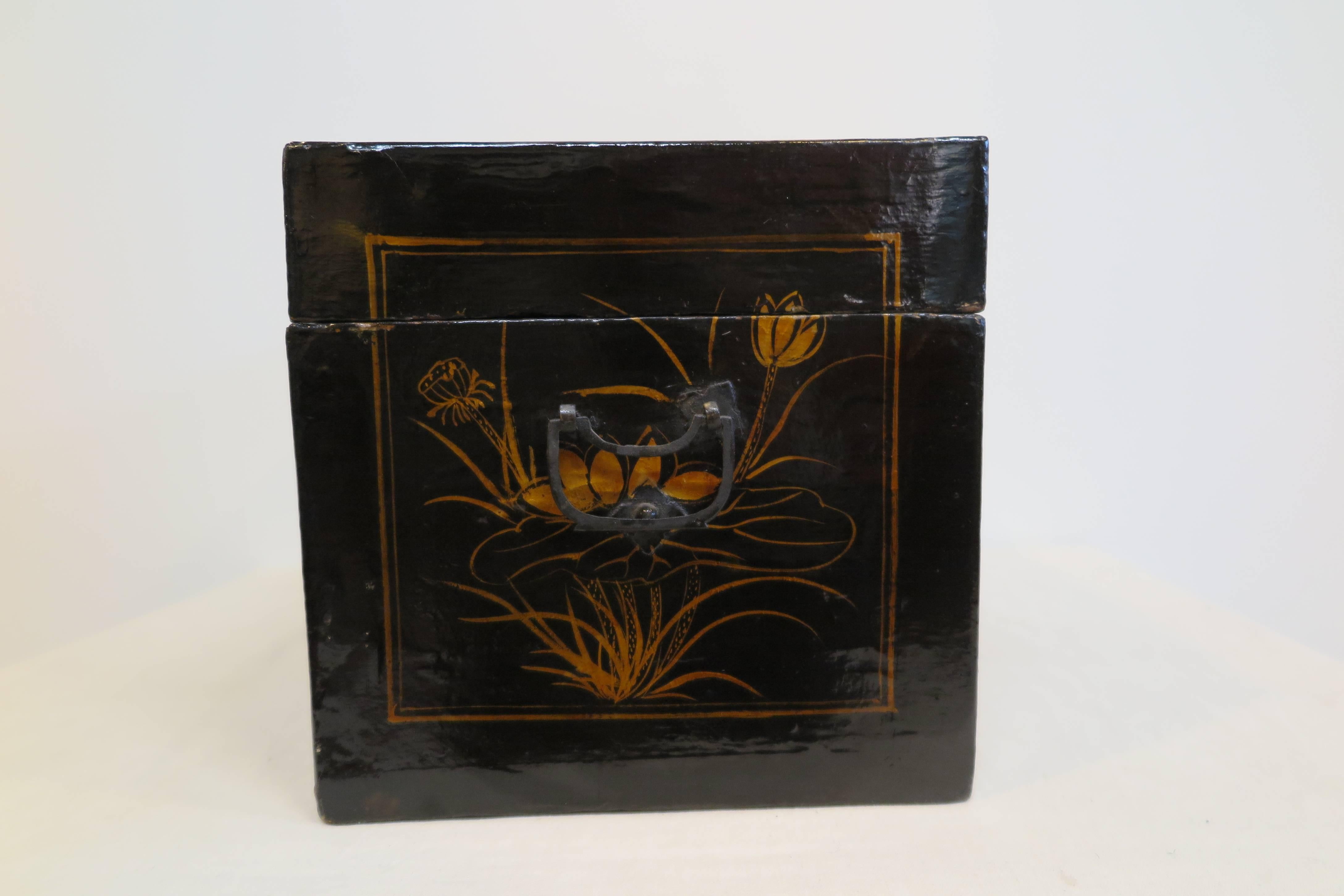 Chinese Chinoiserie Gilt Painted Box