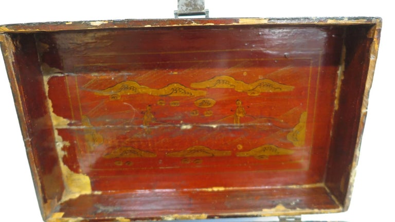 Chinoiserie Gilt Painted Box 1