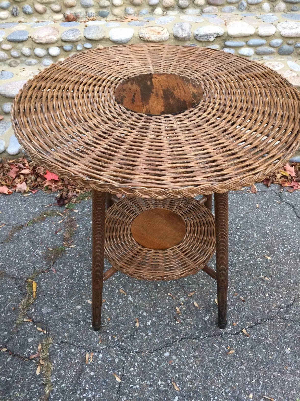 Antique Heywood Wakefield Wicker Chair and Rocker In Excellent Condition In Old Saybrook, CT