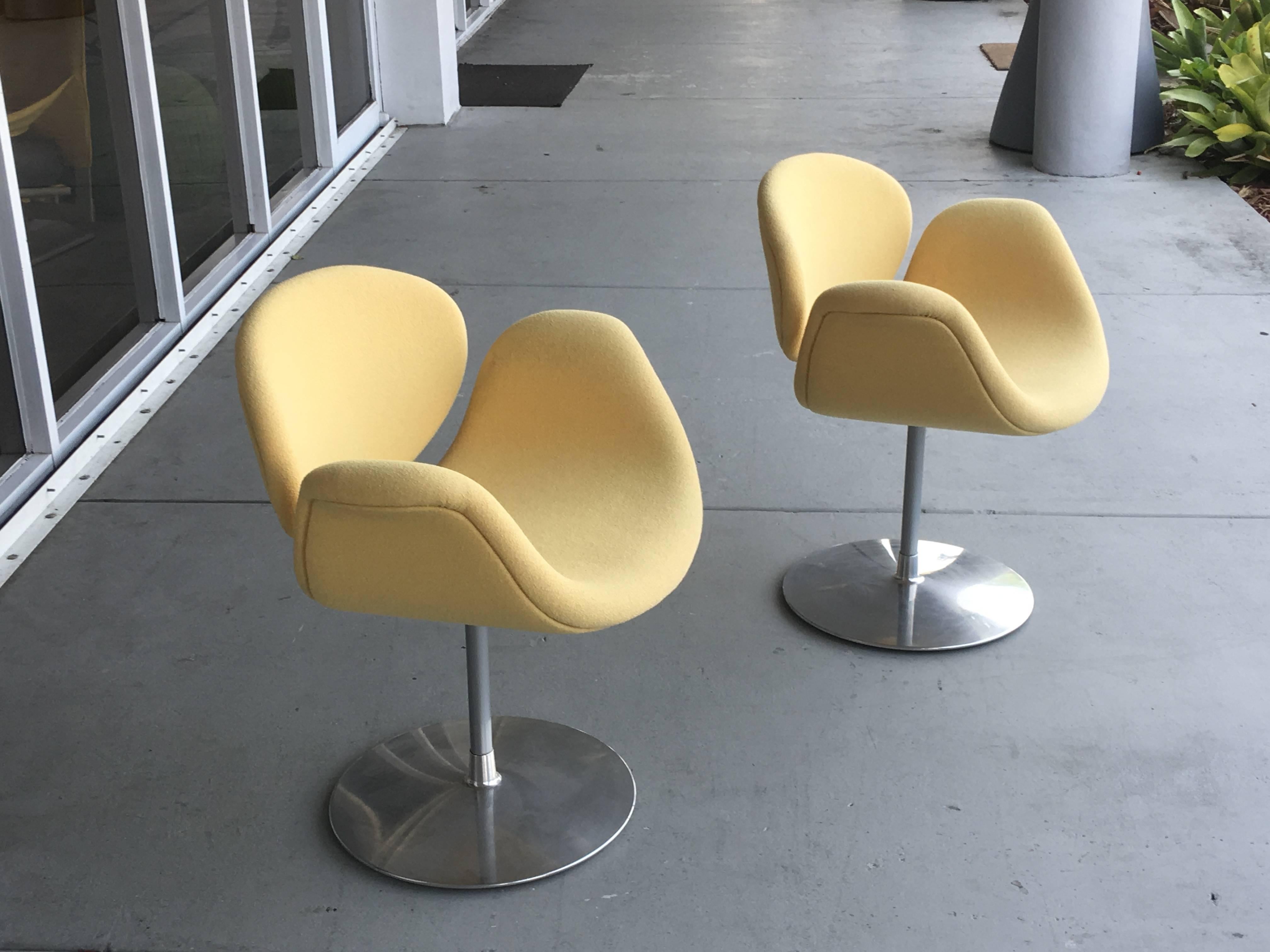 Pierre Paulin Little Tulip Pair of Chairs by Artifort In Excellent Condition In Miami, FL
