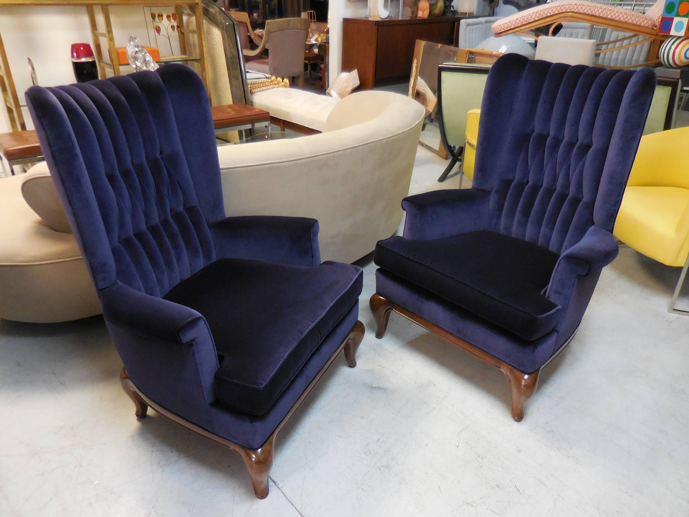 Pair of Lounge Chairs, Style of Paolo Buffa In Excellent Condition In Miami, FL