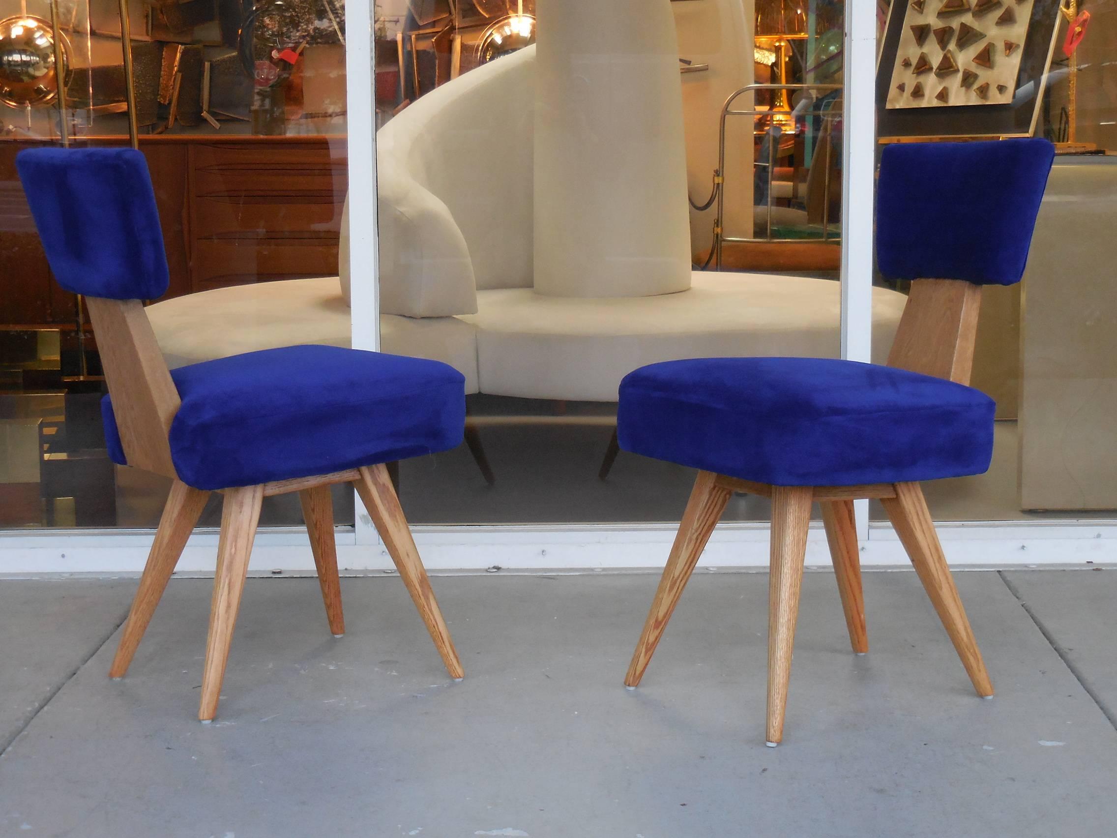 Mid-20th Century Pair of Vladimir Kagan Chairs, 1950s