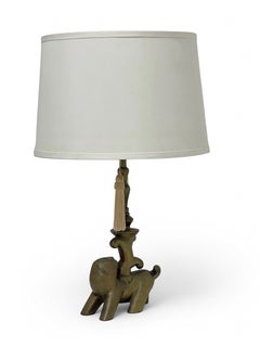 Lampe de table Art déco du milieu du siècle en laiton antique, ornée d'un animal stylisé