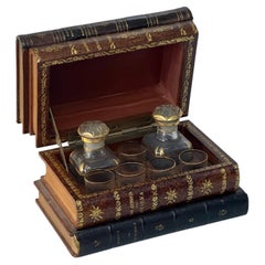 Ensemble « Beaux-Arts Faux Livres » pour le bar Tantalus, avec carafes