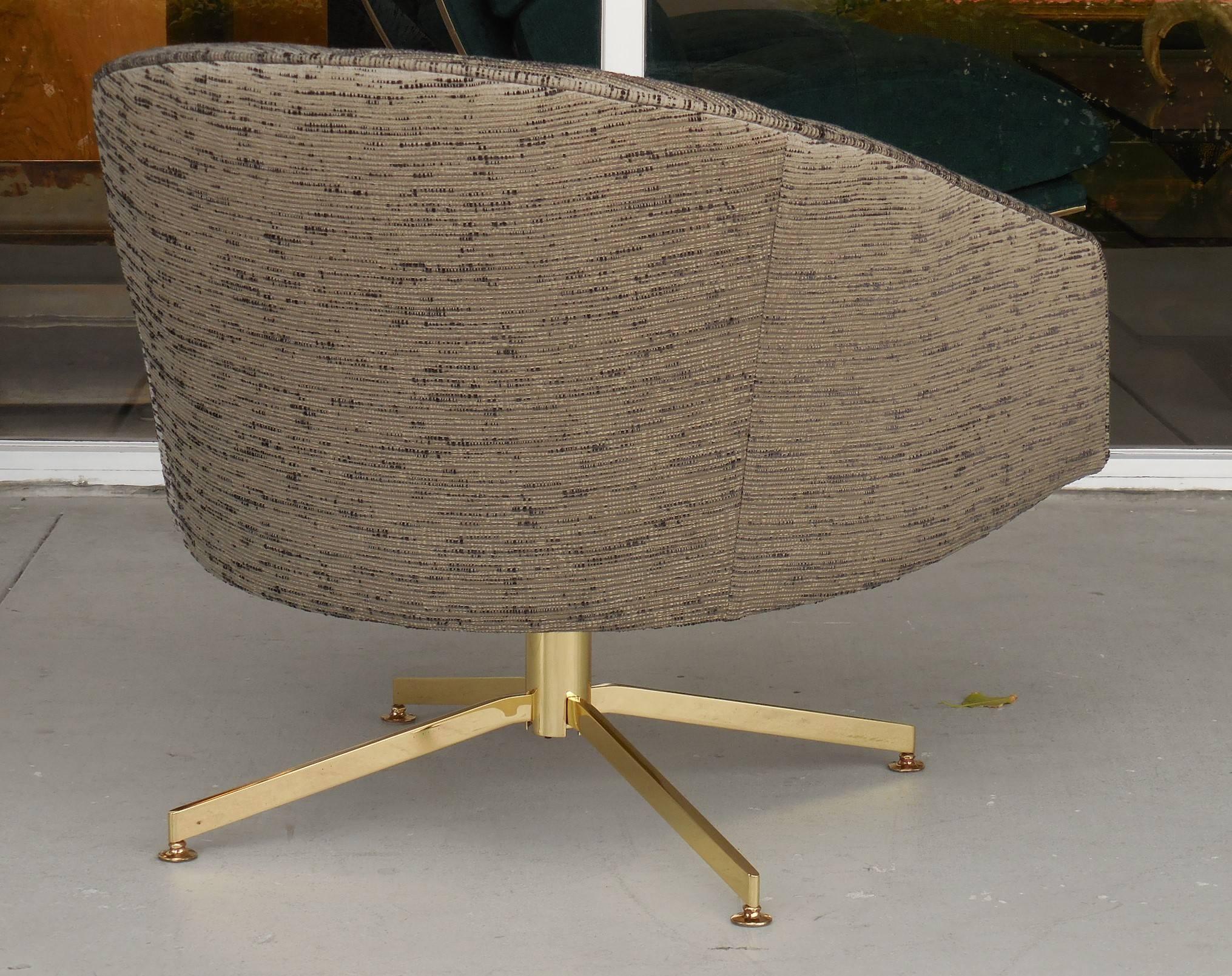 Pair of Milo Baughman Swivel Chairs with Brass Bases In Excellent Condition In Miami, FL