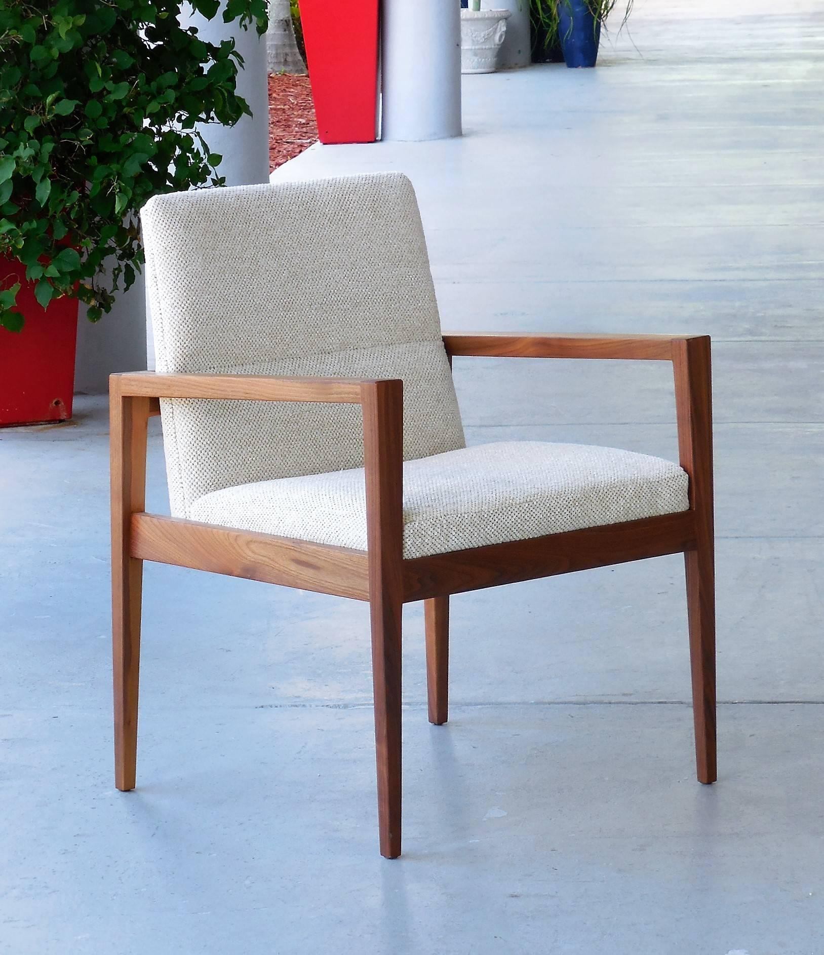 Jens Risom Pair of Mid-Century Walnut Chairs In Excellent Condition In Miami, FL