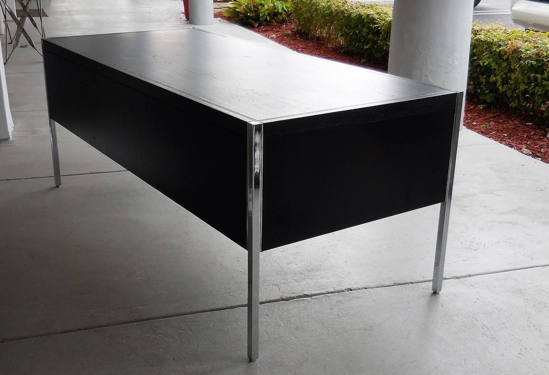 Knoll Executive Desk by Richard Schultz 3