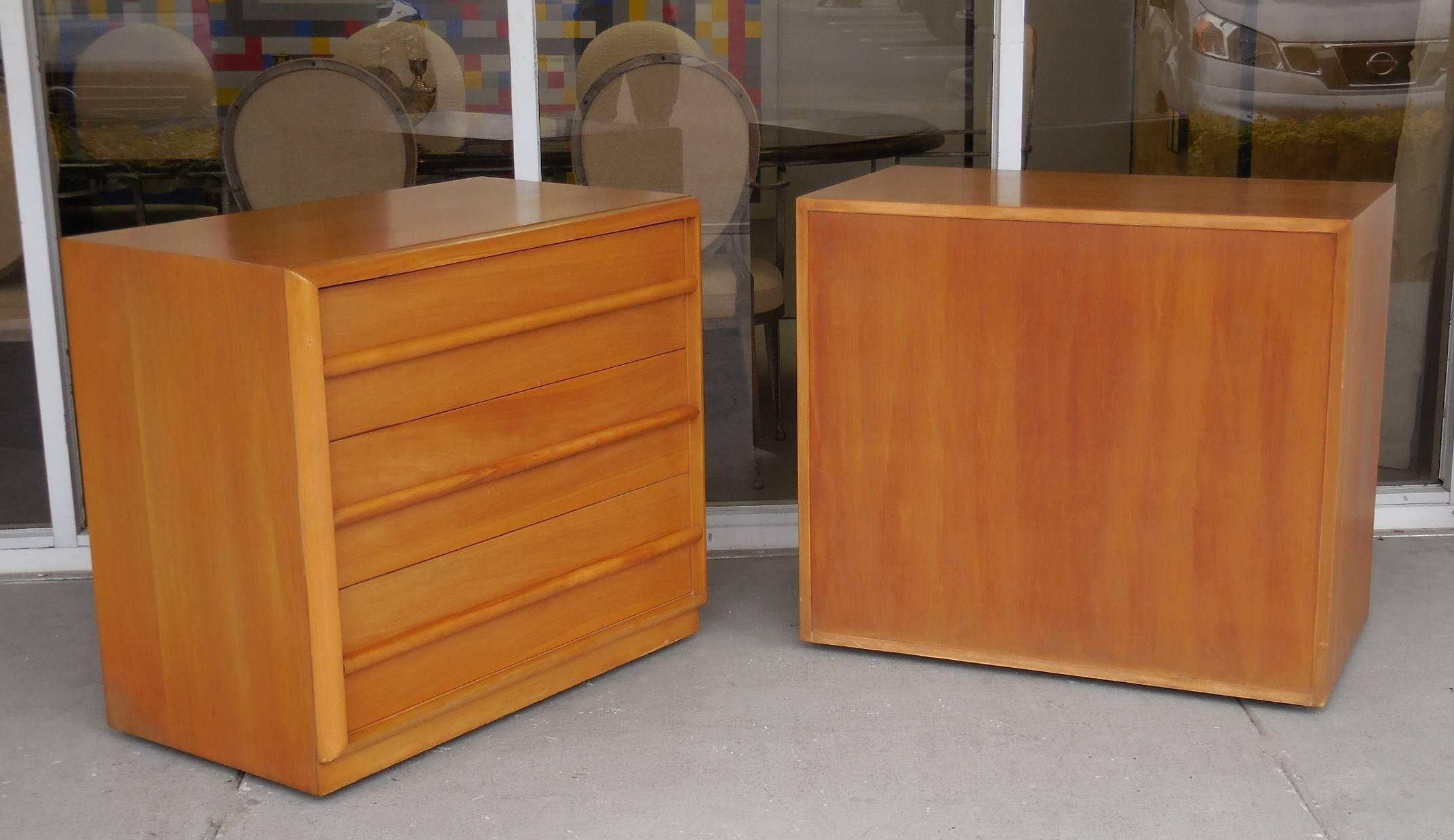 Mid-20th Century Robsjohn Gibbings Pair of Cabinets Bedside Tables