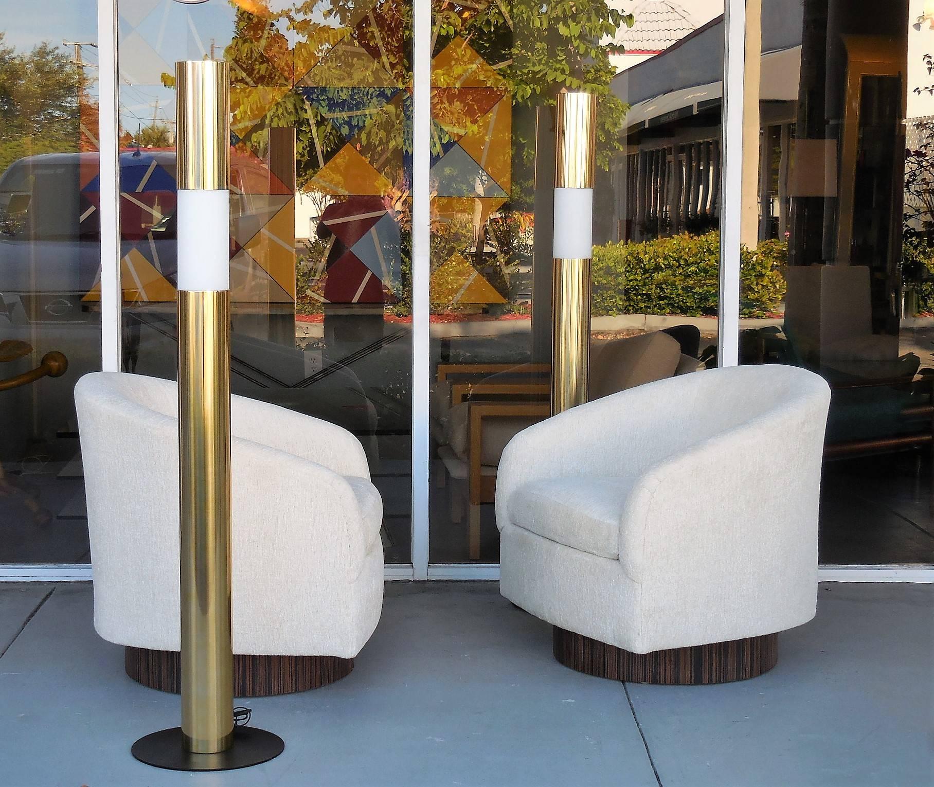 Pair of Brass Floor Lamps Torchieres, 1970s In Excellent Condition In Miami, FL
