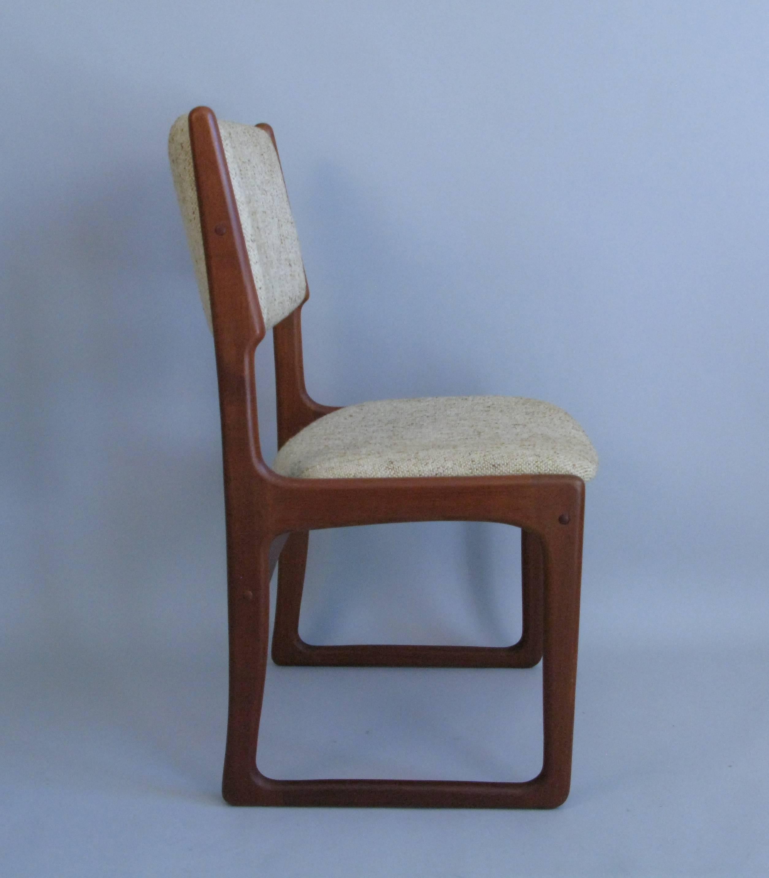 Mid-20th Century Set of Six 1960s Danish Design Chairs by Benny Linden