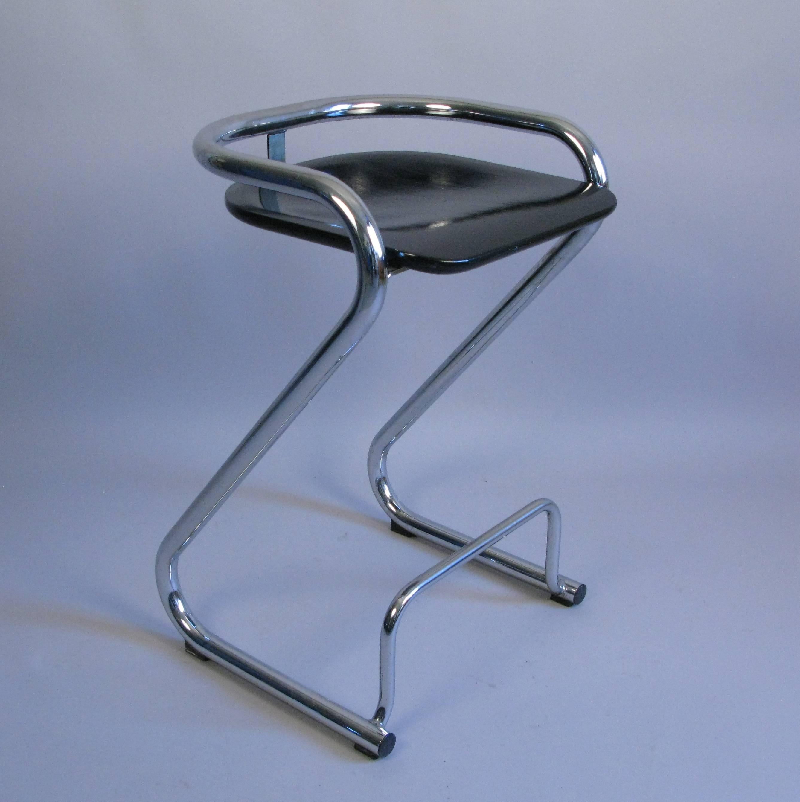 1970s Trio of Italian Chrome and Lacquered Wood Bar Stools In Good Condition In Hudson, NY