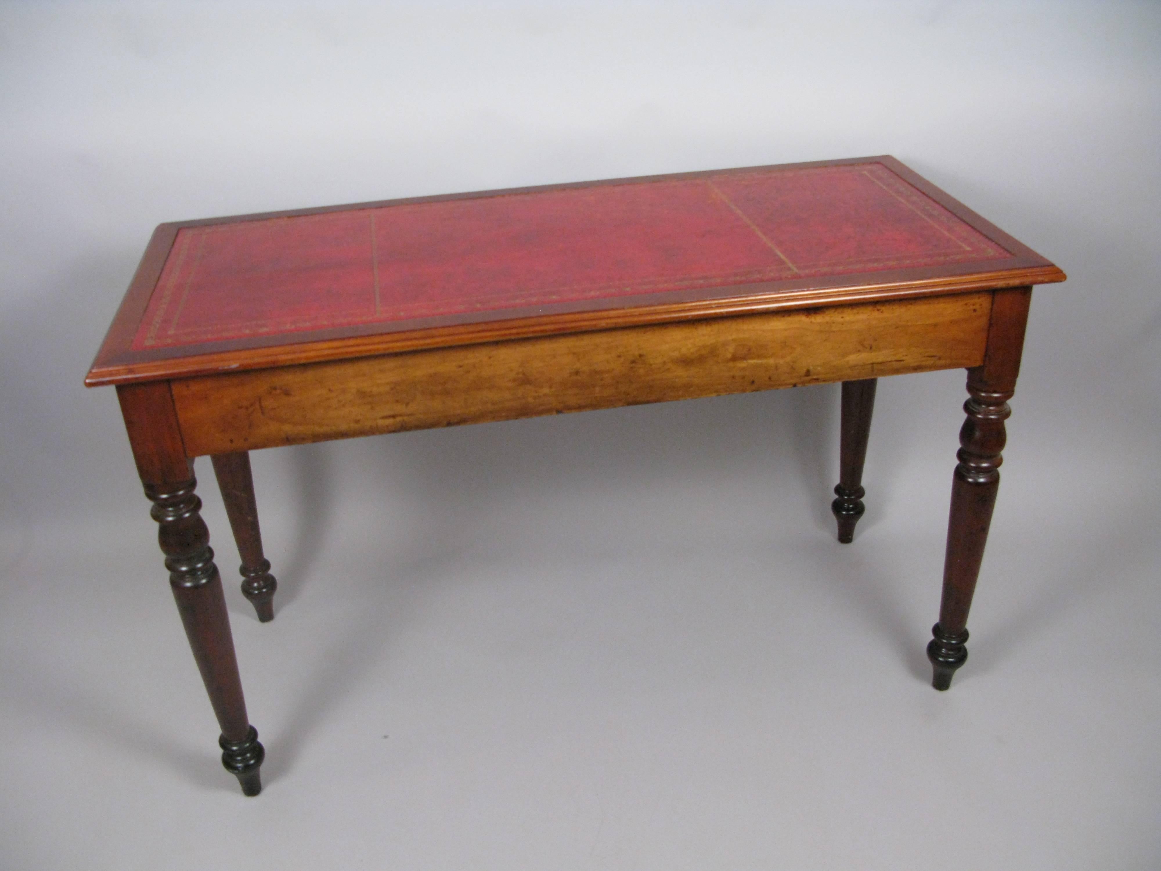19th Century English Mahogany and Leather Top Writing Desk In Good Condition In Hudson, NY