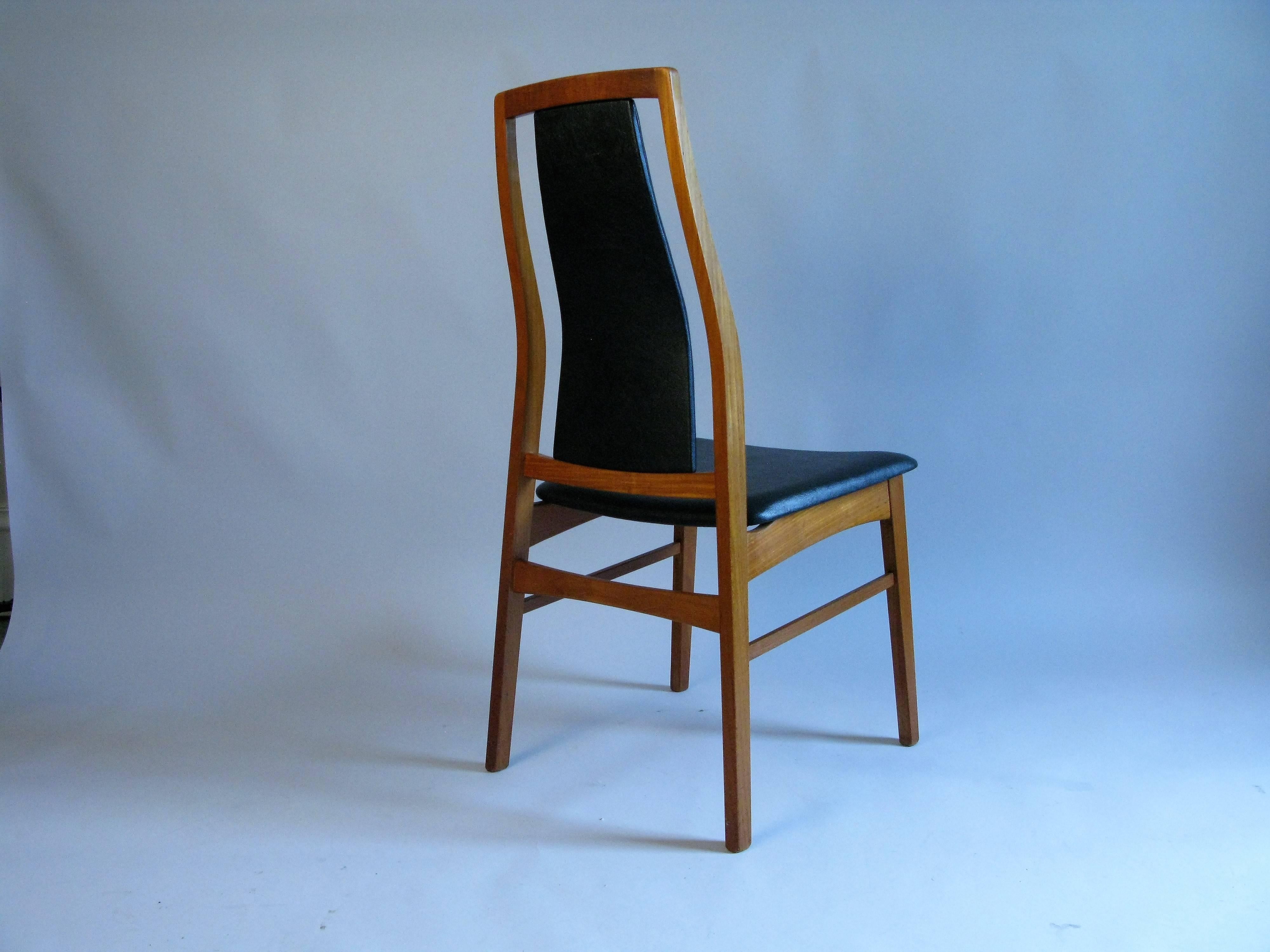 Set of Six Danish Teak Dining Chairs In Good Condition In Hudson, NY