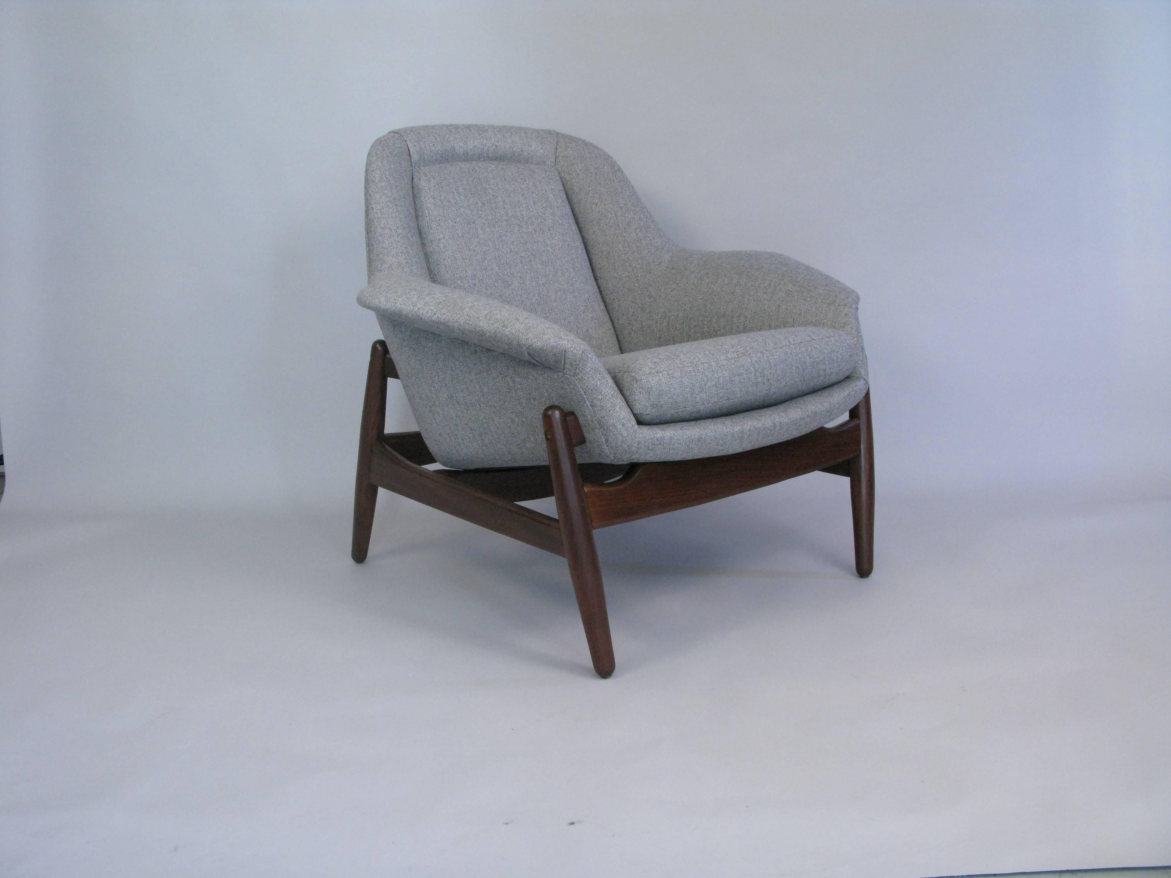 Mid-Century Modern Pair of Midcentury George Tanier Selection Danish Lounge Chairs