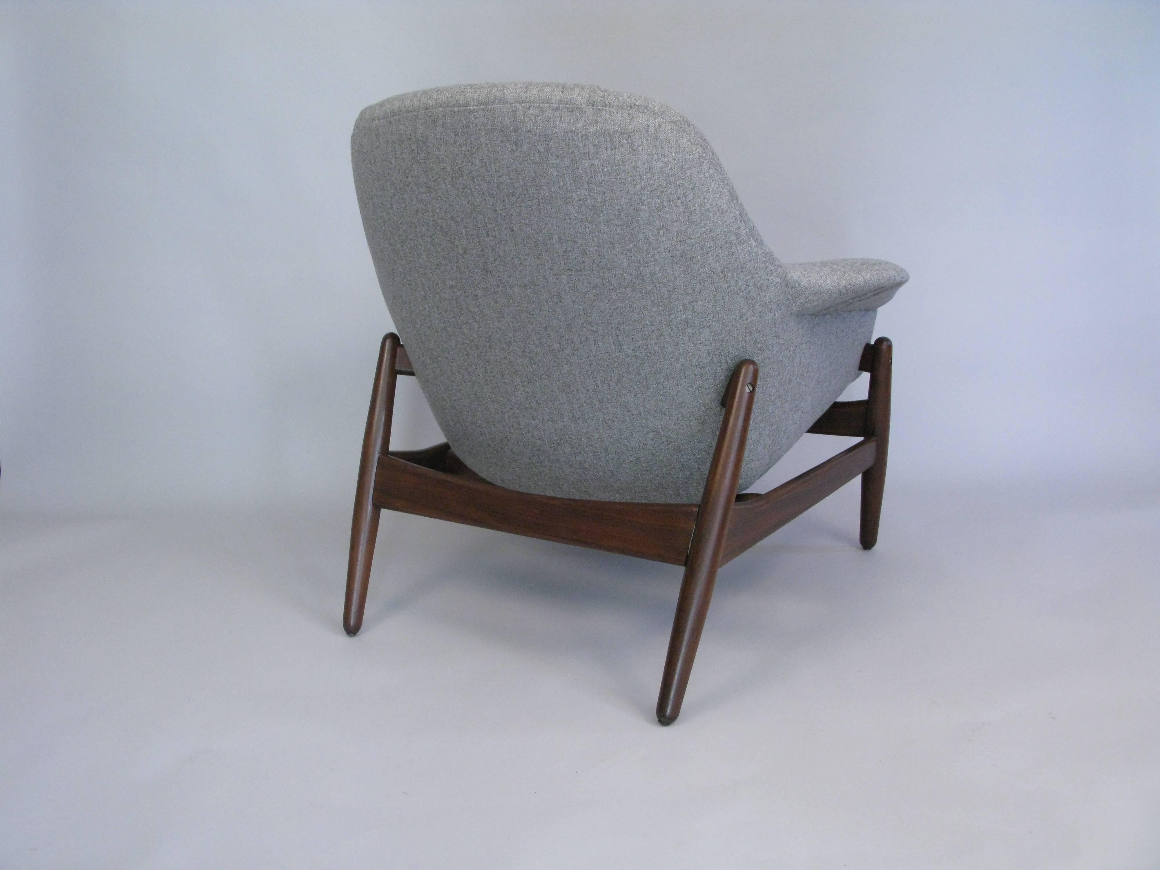 Mid-20th Century Pair of Midcentury George Tanier Selection Danish Lounge Chairs