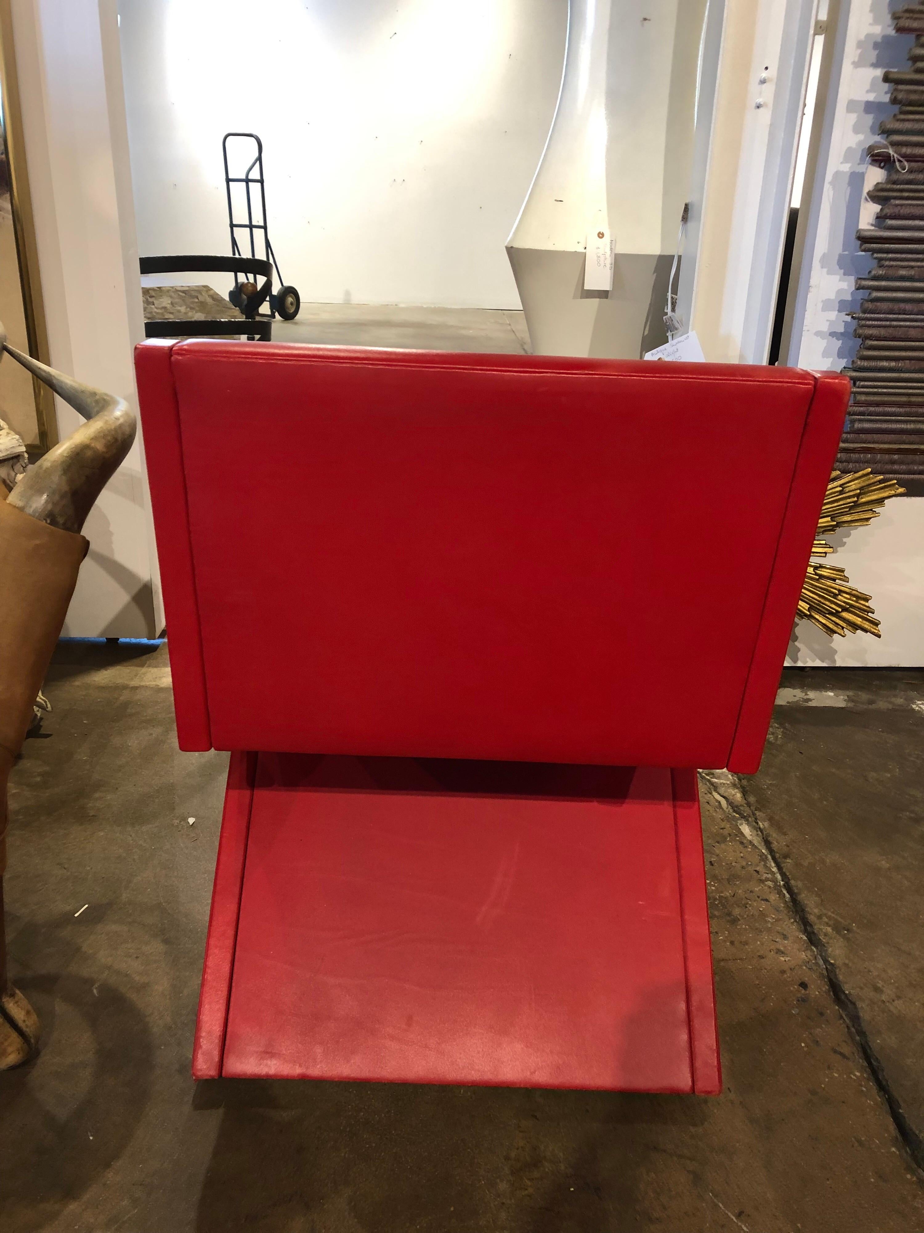 Modern Leather Desk Chair In Good Condition For Sale In Chicago, IL