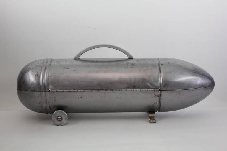 Original Art Deco Zeppelin Tool Box by Blackhawk In Good Condition For Sale In Chicago, IL