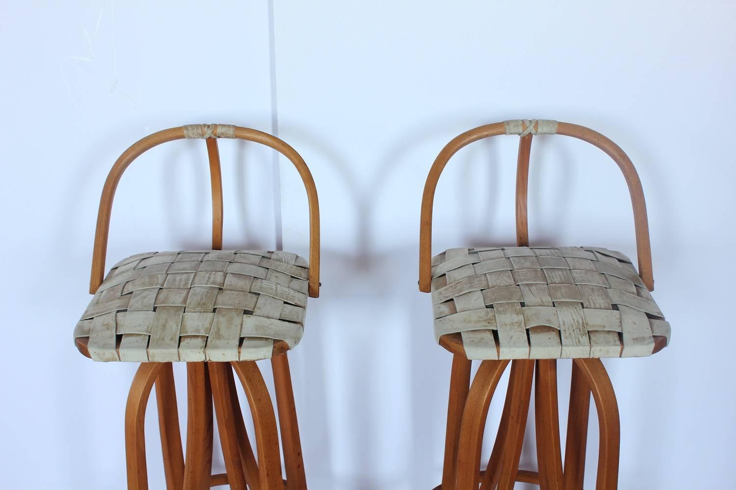 Stylish Modern Bentwood & Leather Bar Stools In Good Condition For Sale In Chicago, IL