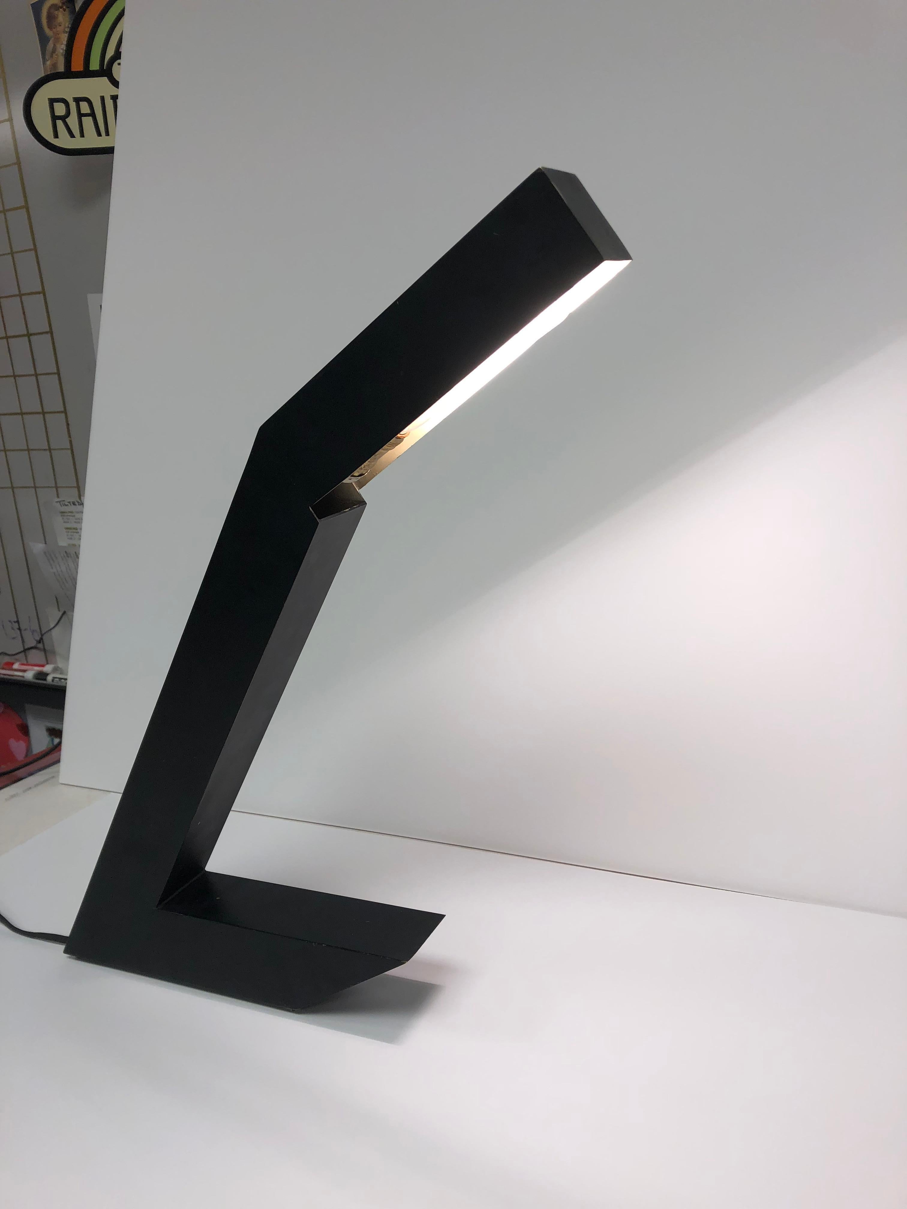 Minimalist Modern Origami Bronze Desk Lamp
