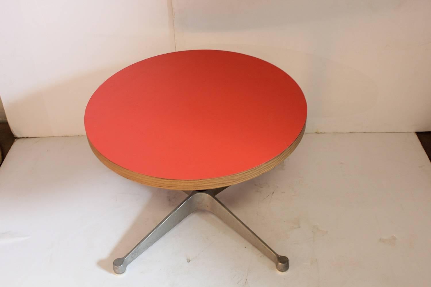 Mid-Century coffee table or side table by Charles & Ray Eames for Herman miller.