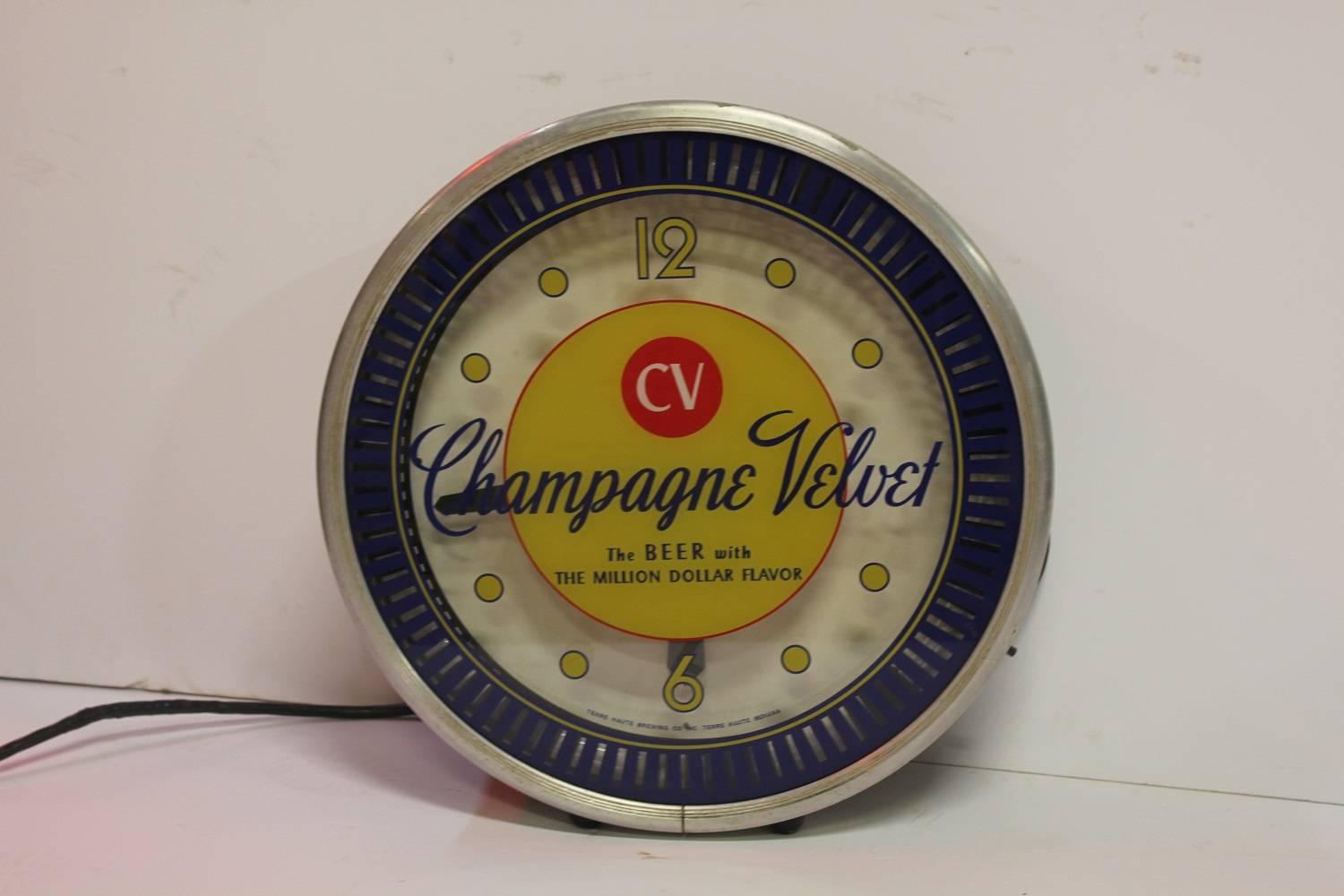 1950s neon spinner advertising clock champagne velvet beer. In working condition. Measures: Depth 6.5