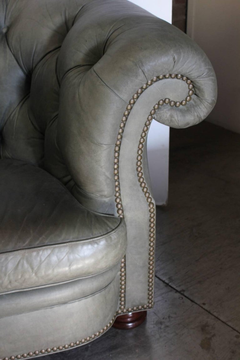 Chesterfield Tufted Leather Sofa By Han And Moore At 1stdibs Chesterfield Tufted Leather Sofa By Han Moore In Good Condition For Chicago
