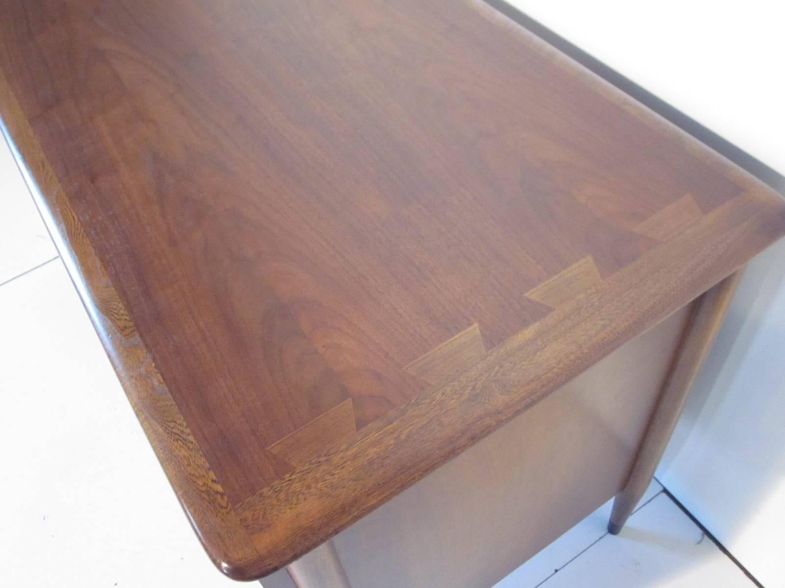 lane acclaim desk