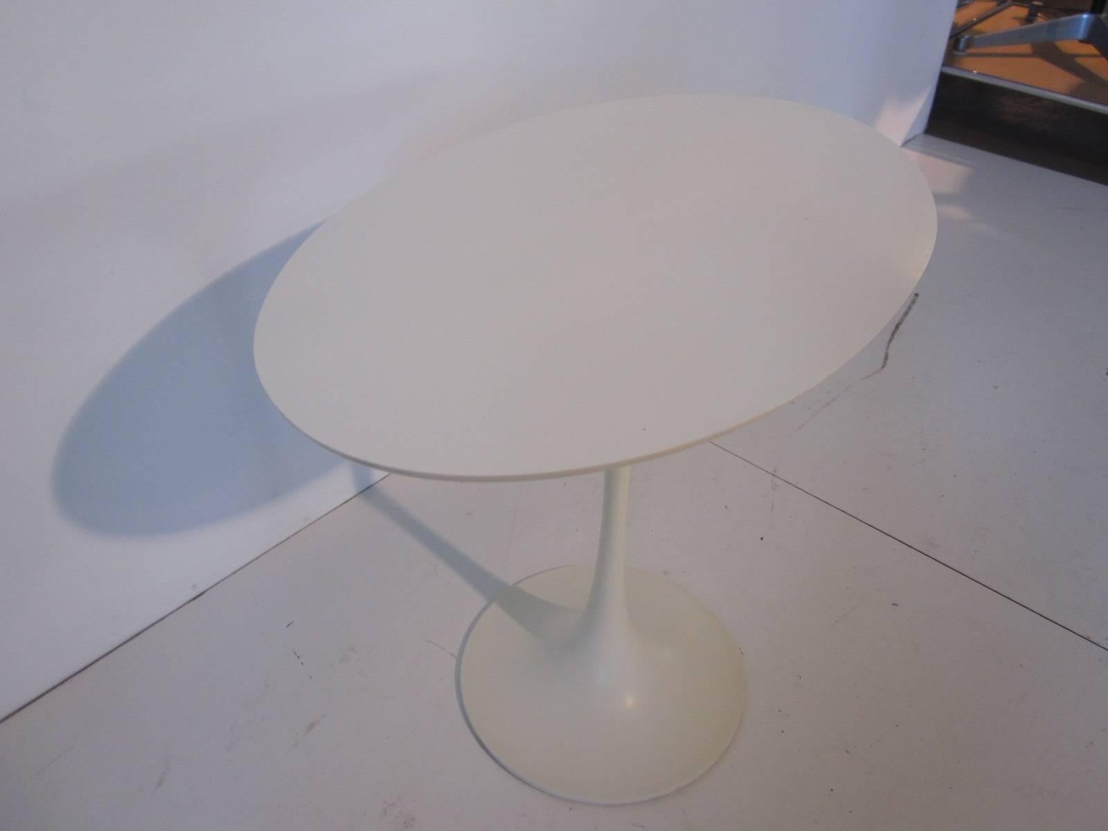 Modern Eero Saarinen Tulip Side Table for Knoll