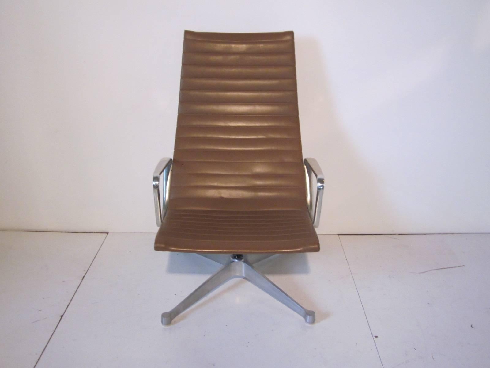 American Eames Aluminum Group Lounge Chair for Herman Miller