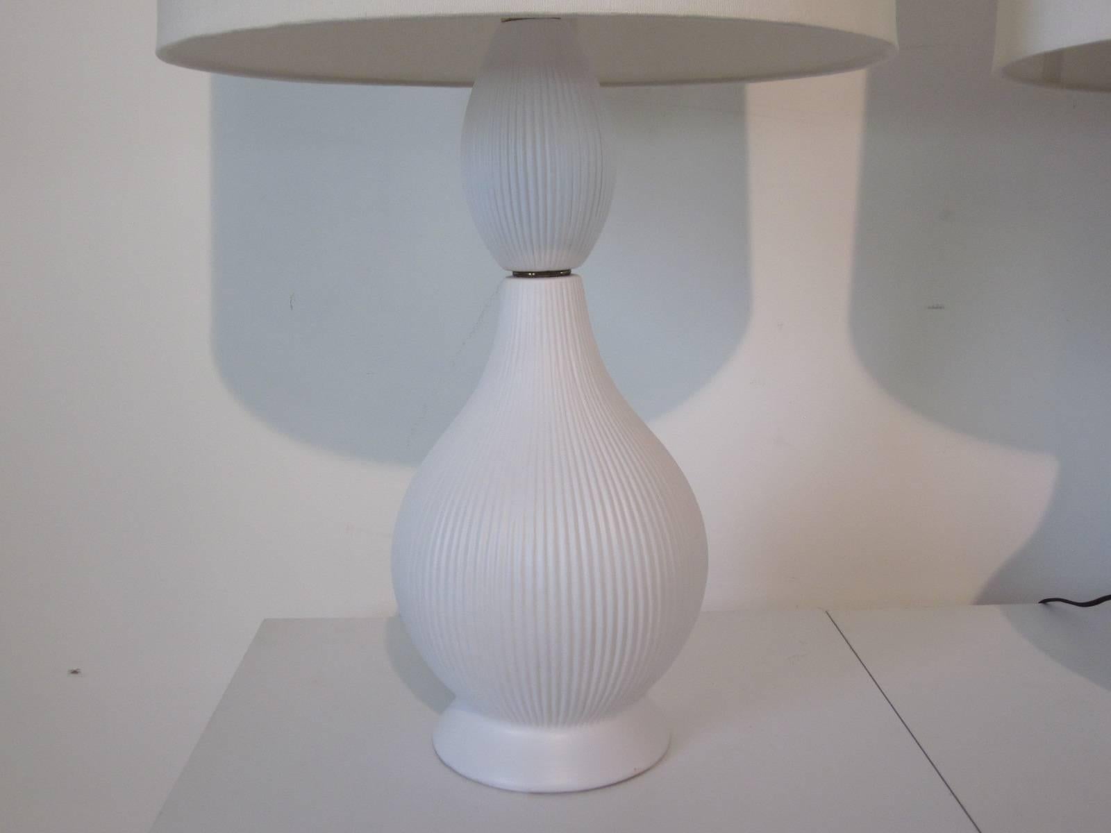 Mid-Century Onion Skin Styled Ceramic Pottery Table Lamps In Excellent Condition In Cincinnati, OH