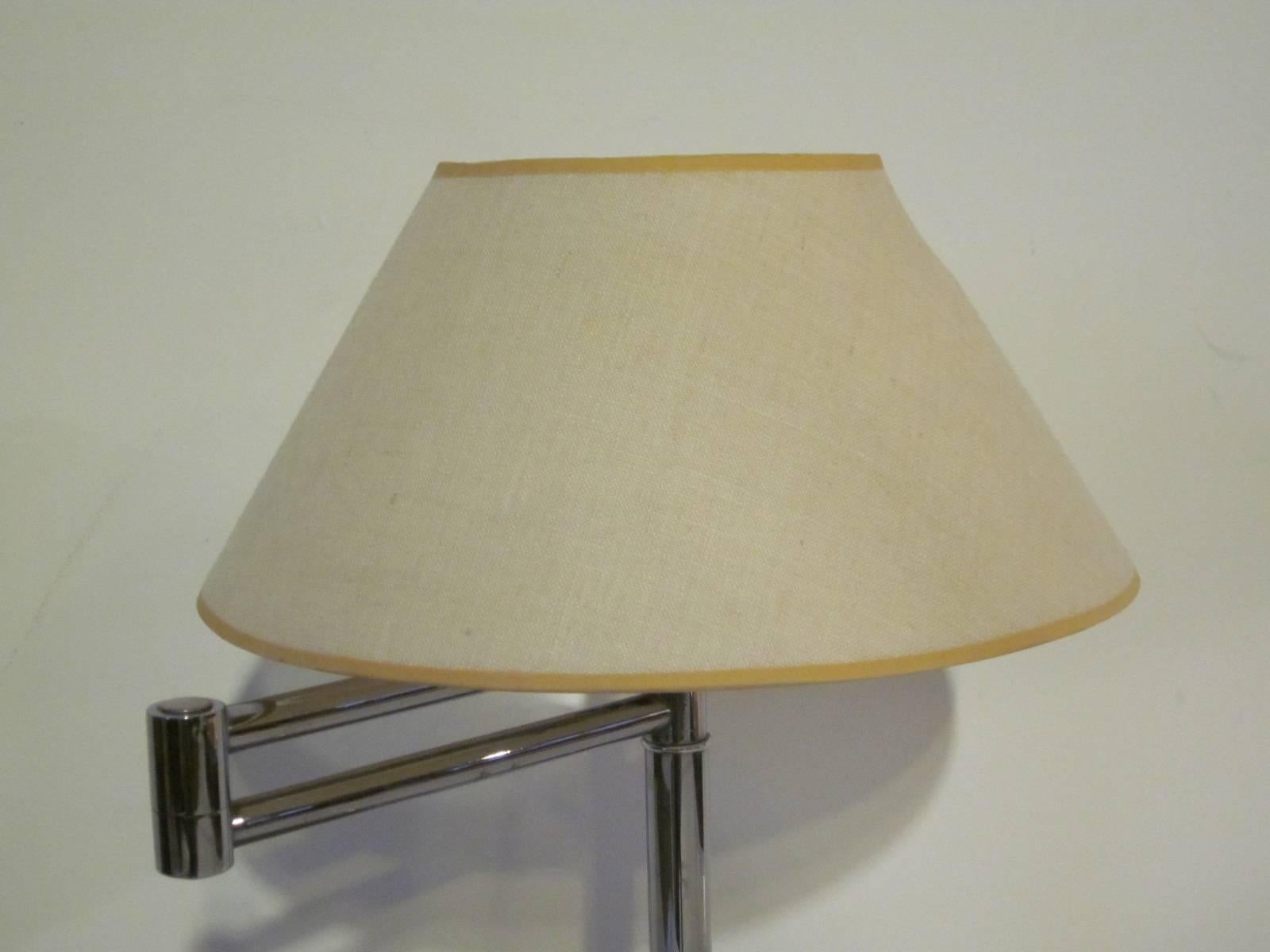 Mid-Century Modern Walter Von Nessen Chrome Swing Arm Table / Desk Lamp