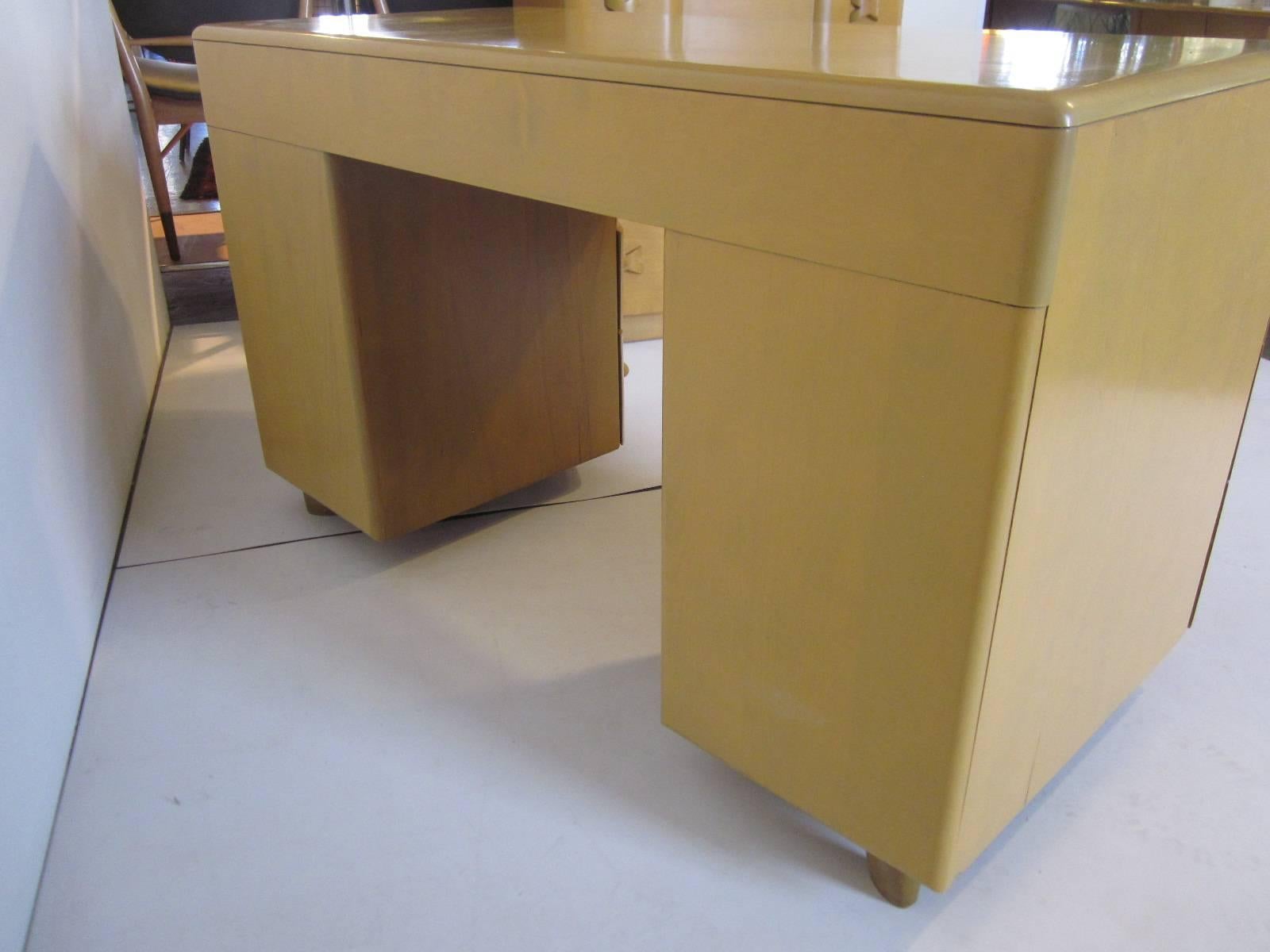 20th Century Encore Kneehole Desk for Heywood-Wakefield