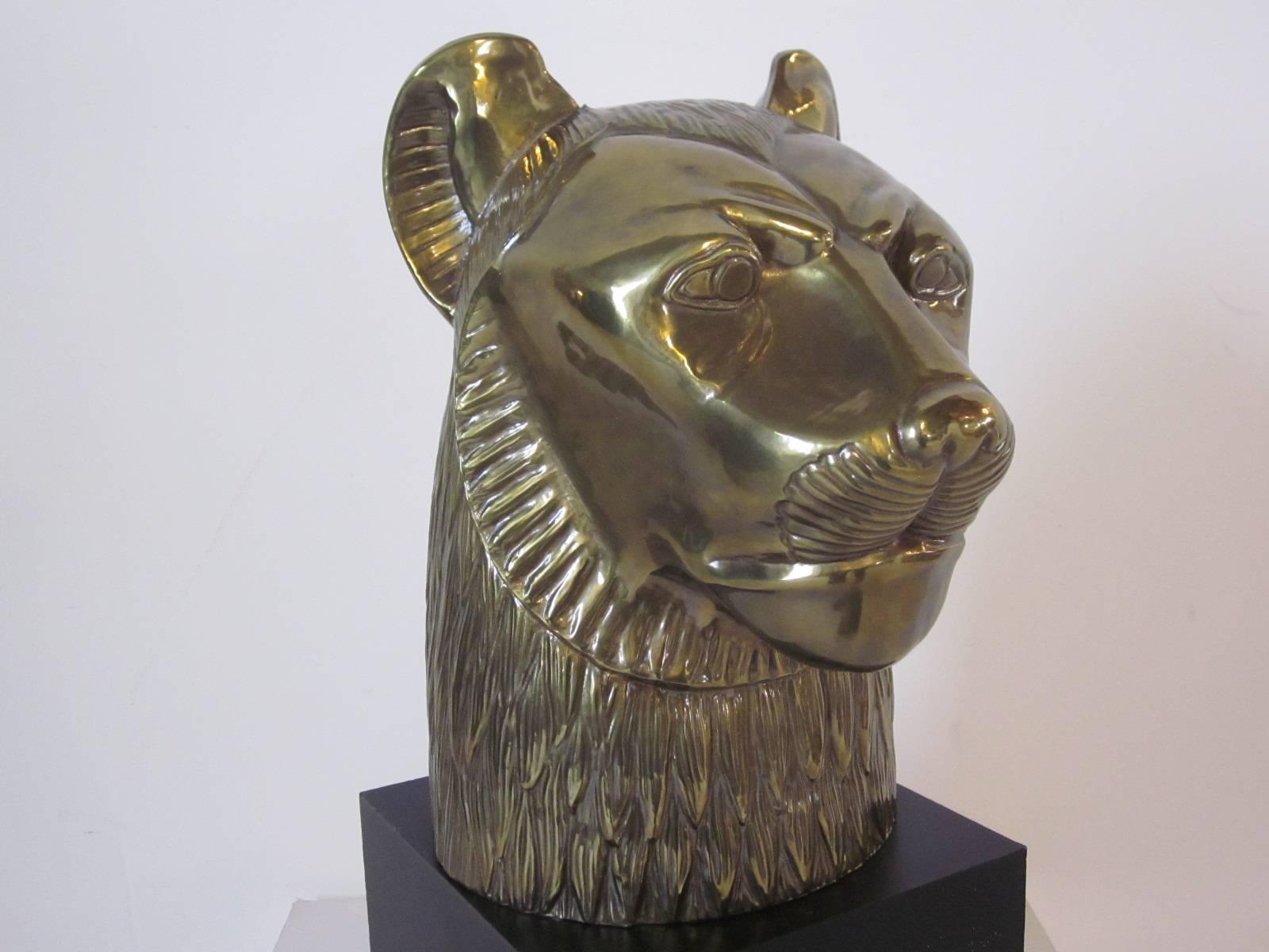 lion face sculpture