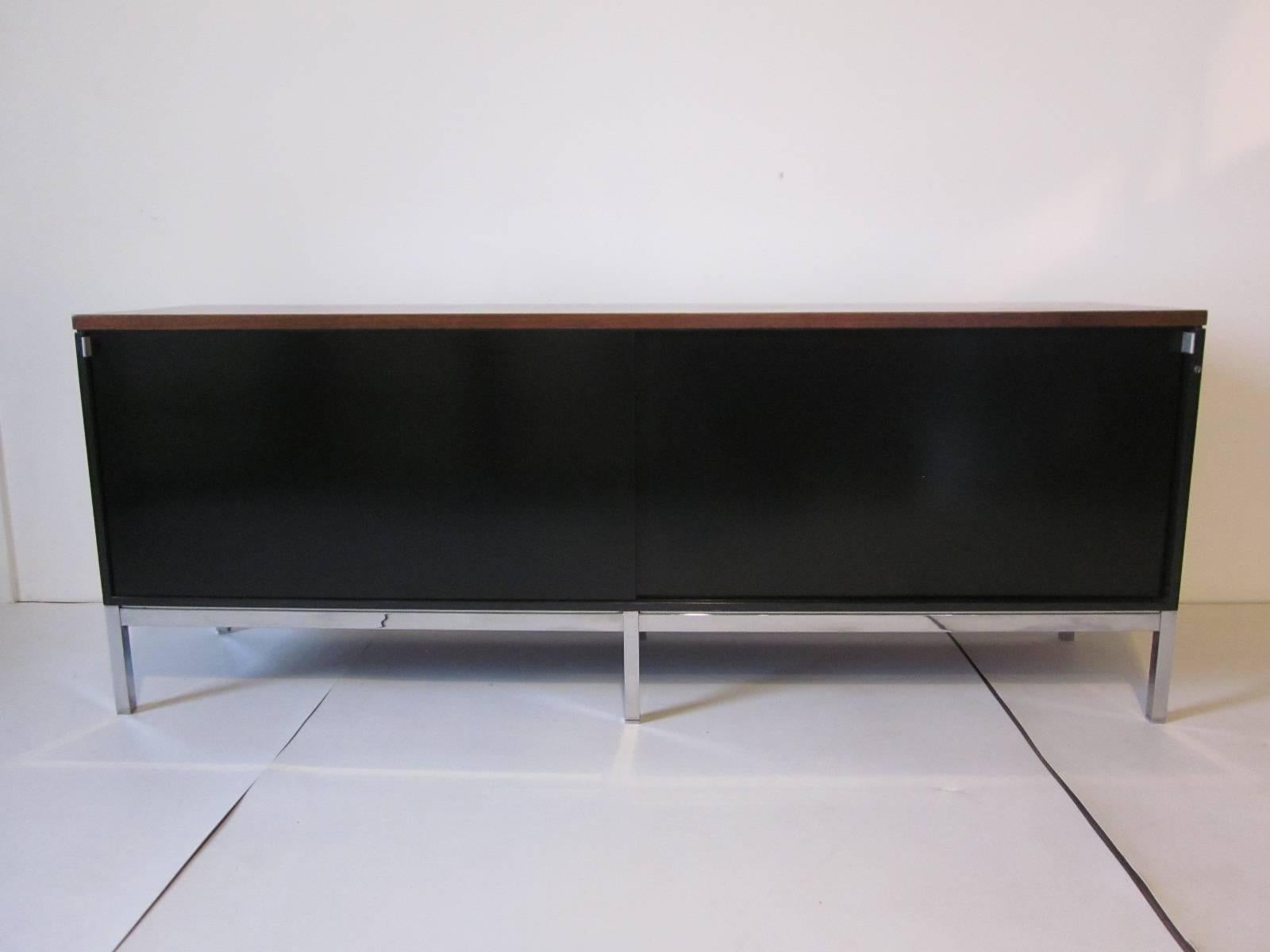 Knoll Art Metal Credenza 1