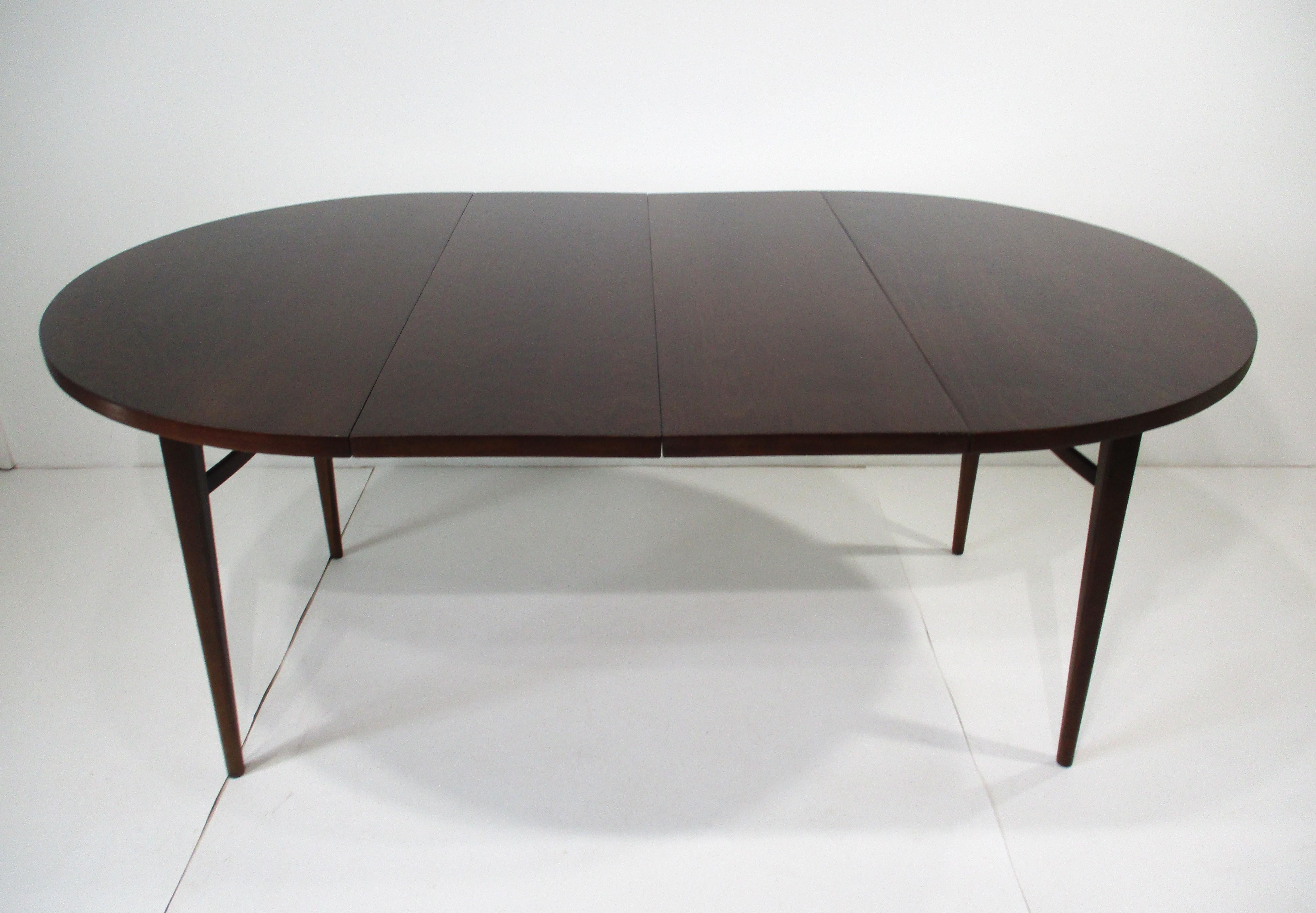 Paul McCobb Dining Table from the Perimeter Group Collection In Good Condition For Sale In Cincinnati, OH