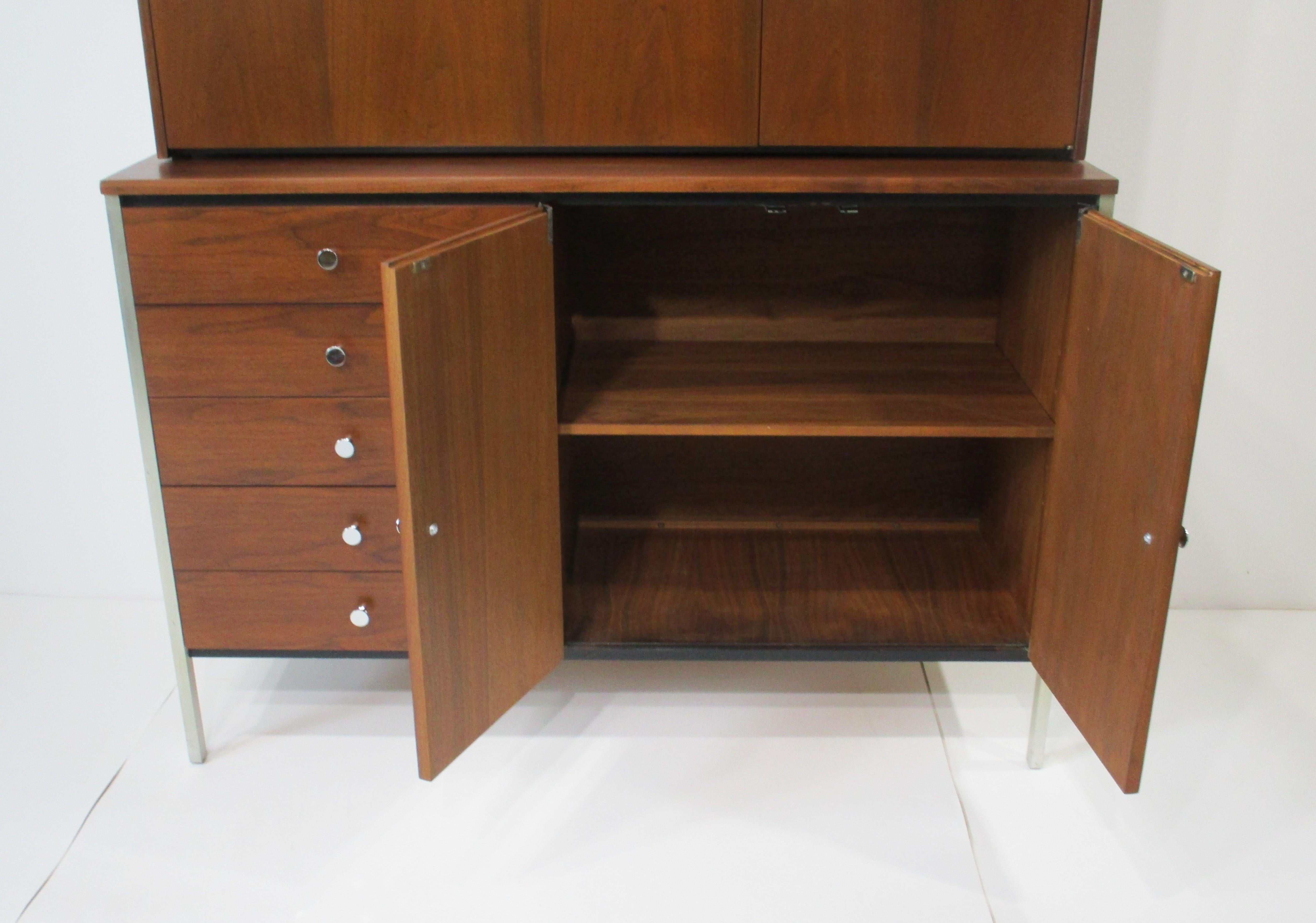Rare Paul McCobb 2pc. Bar Cabinet by H. Saks & Sons Connoisseur Collection For Sale 4